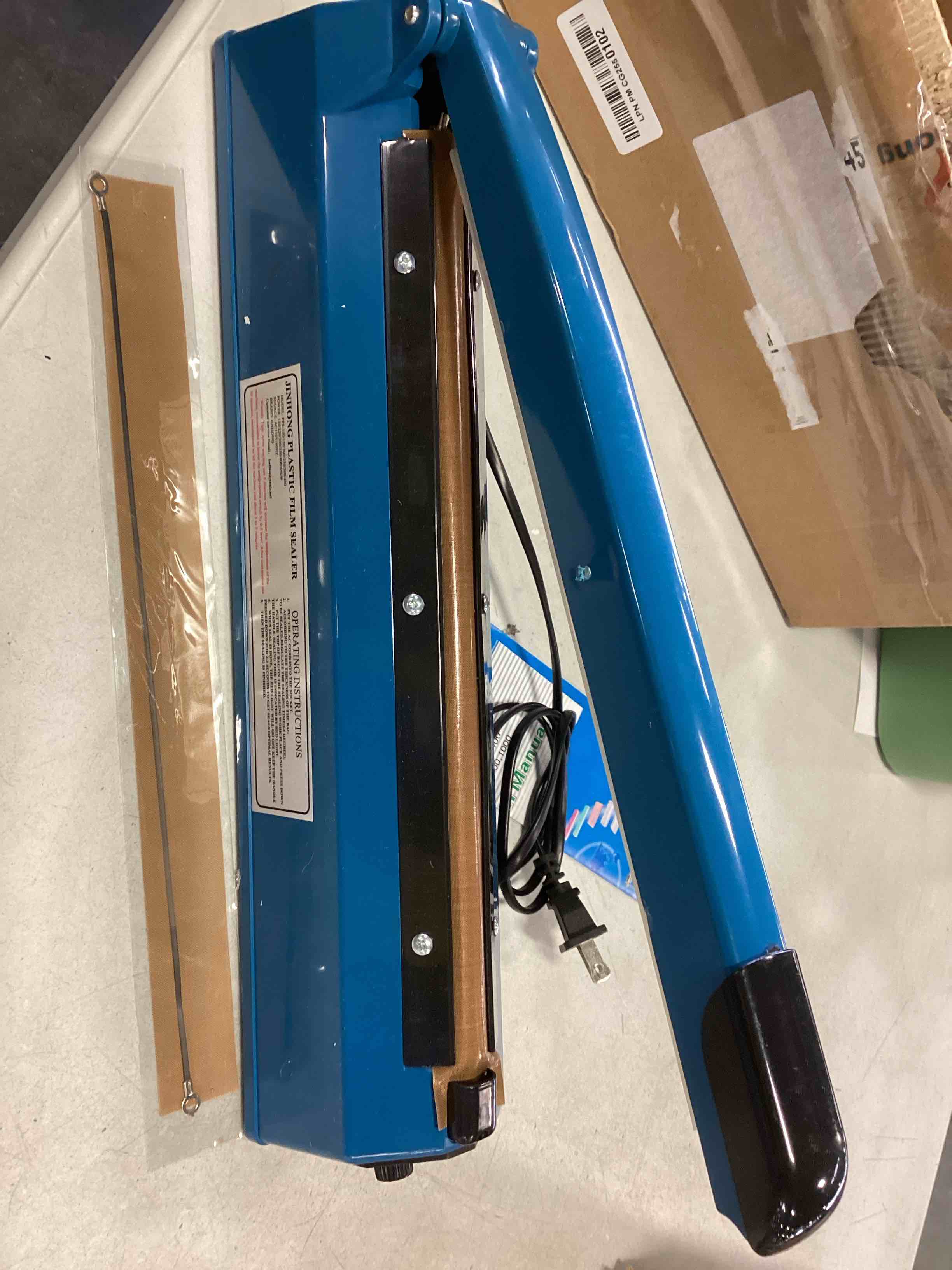 https://s3.amazonaws.com/lotting-images-prod/bidfta/GRN5822333_1706812225783.jpeg