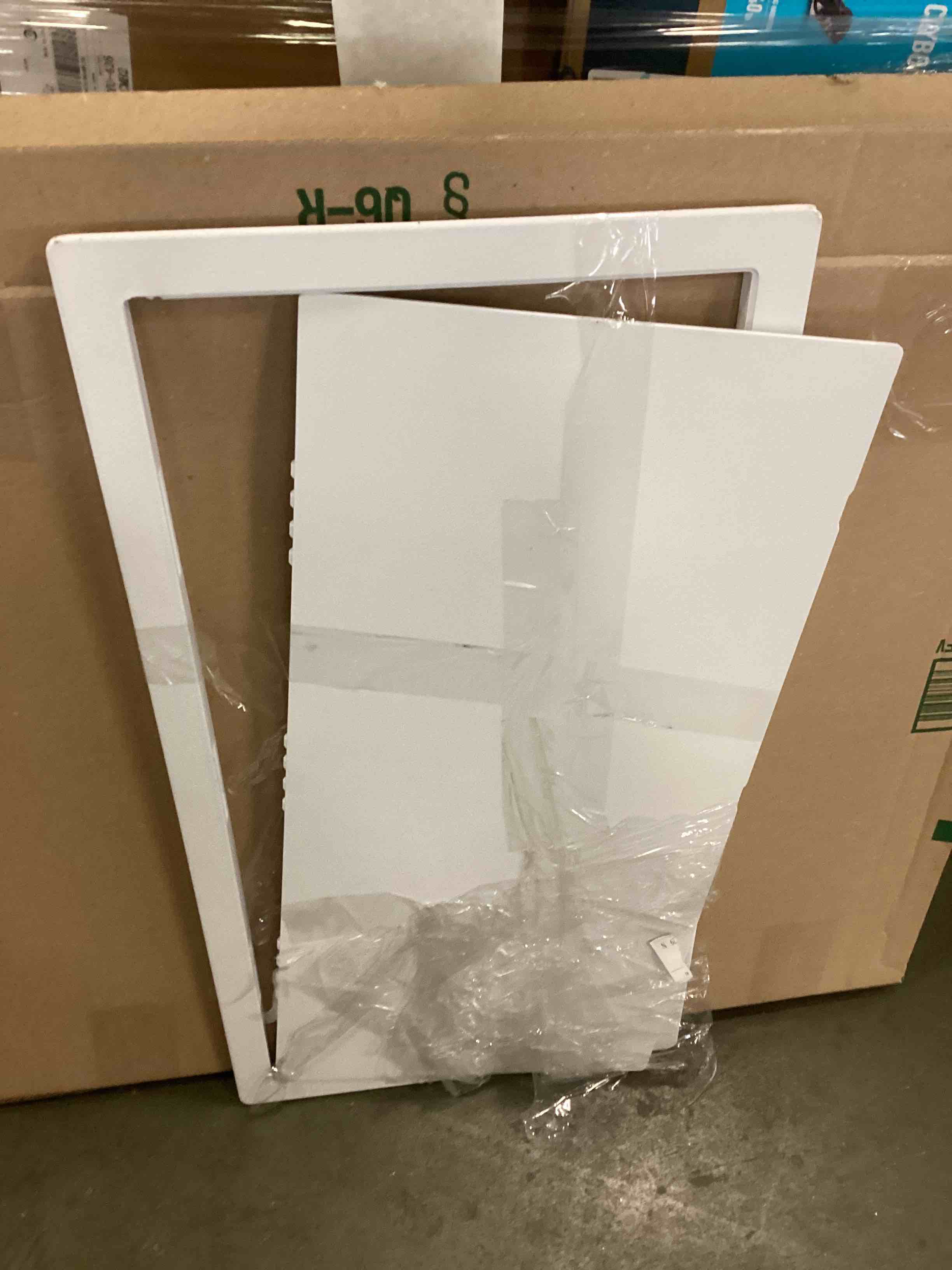 https://s3.amazonaws.com/lotting-images-prod/bidfta/GRN5822840_1707587130302.jpeg