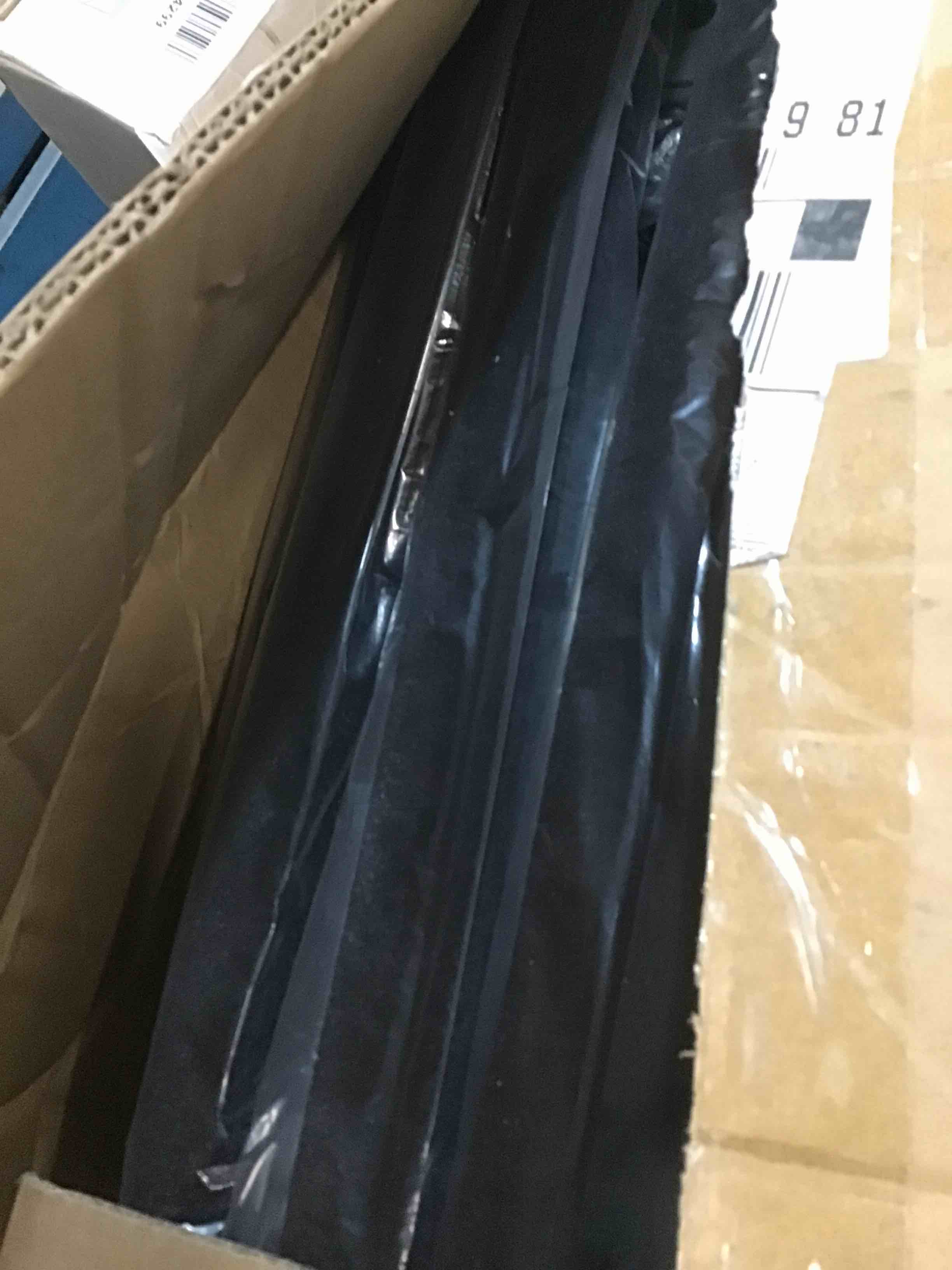 https://s3.amazonaws.com/lotting-images-prod/bidfta/GRN5826806_1706107604534.jpeg