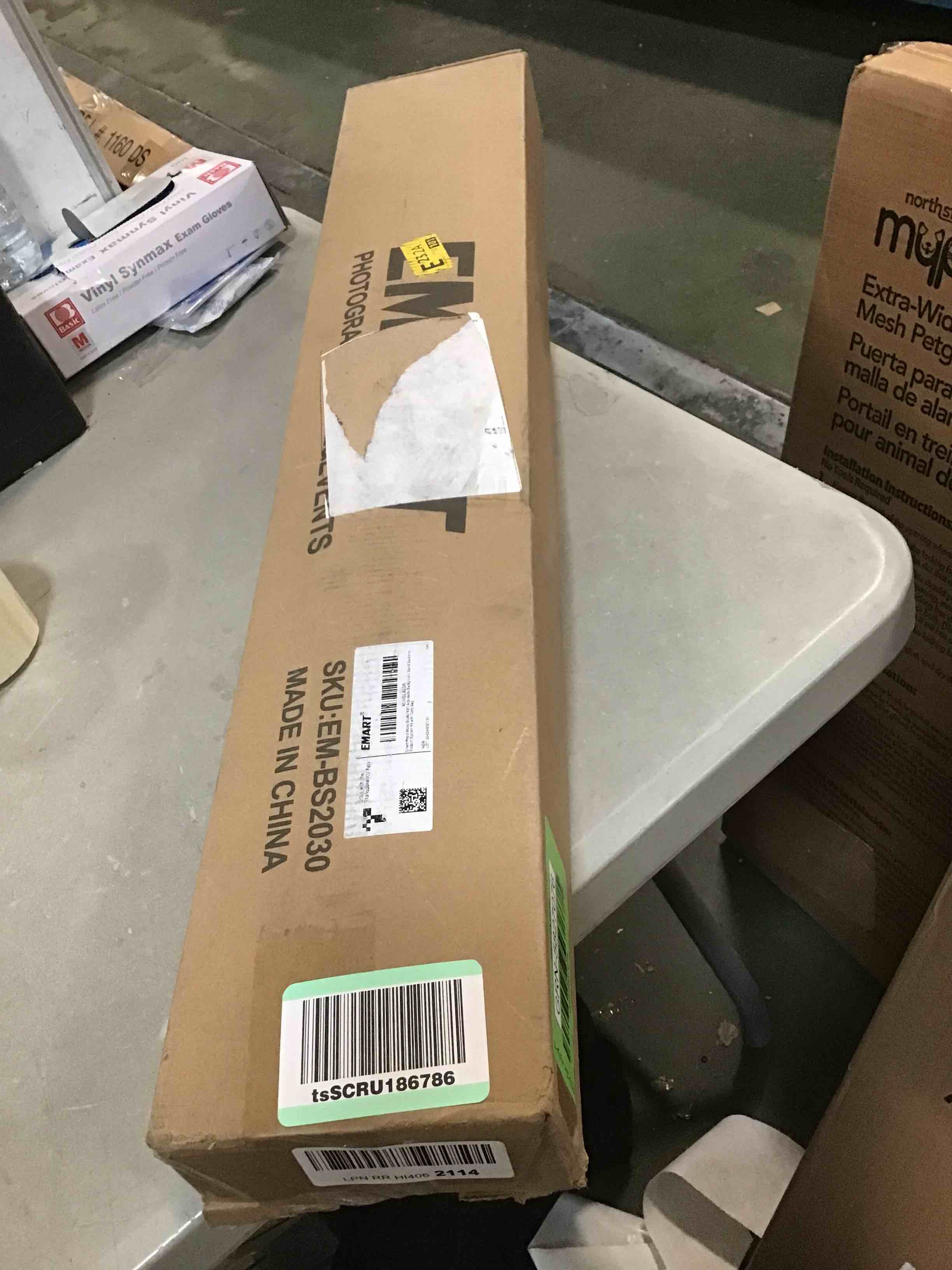 https://s3.amazonaws.com/lotting-images-prod/bidfta/GRN5827076_1706201080459.jpeg