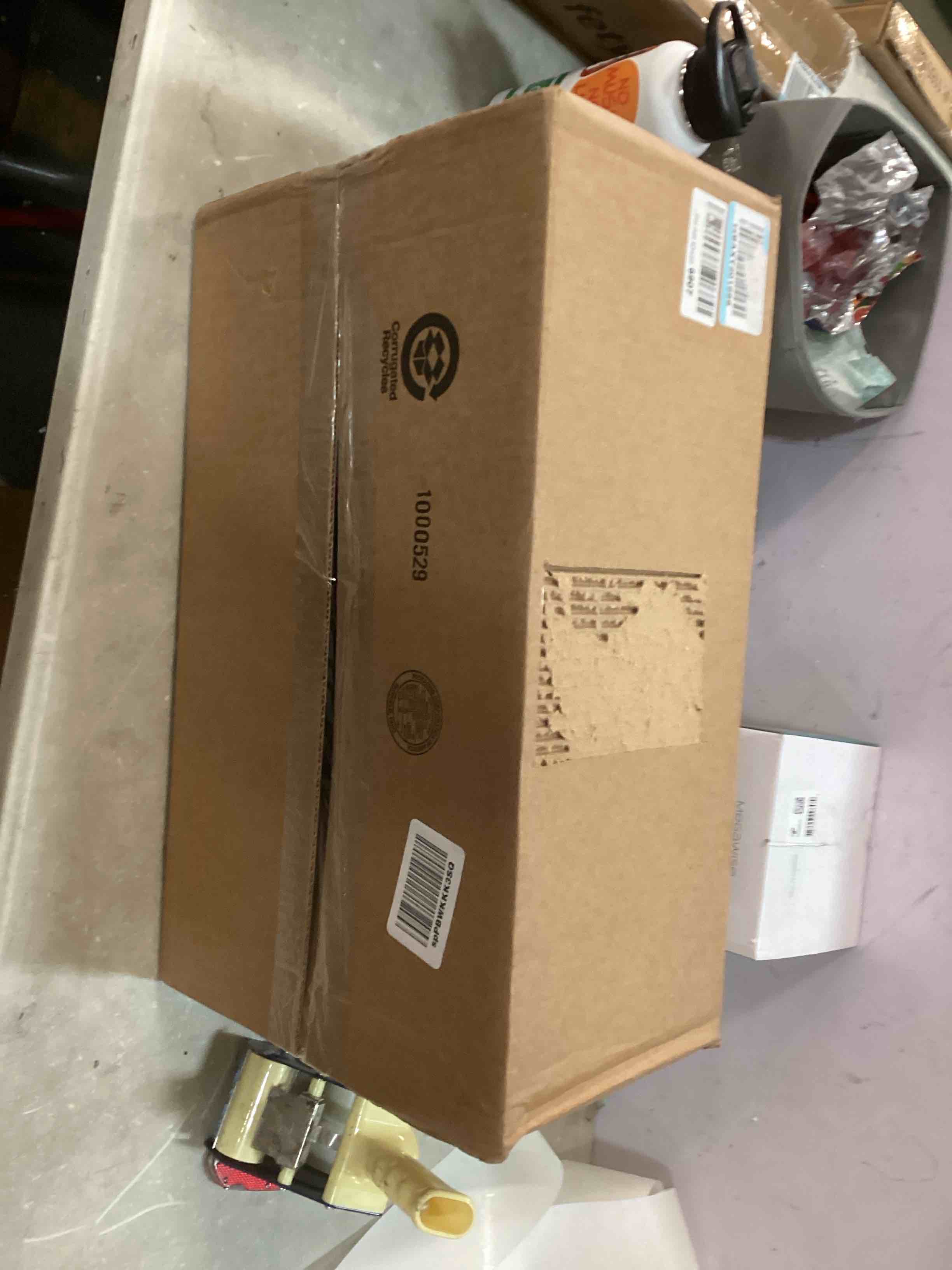 https://s3.amazonaws.com/lotting-images-prod/bidfta/GRN5830732_1705420764041.jpeg