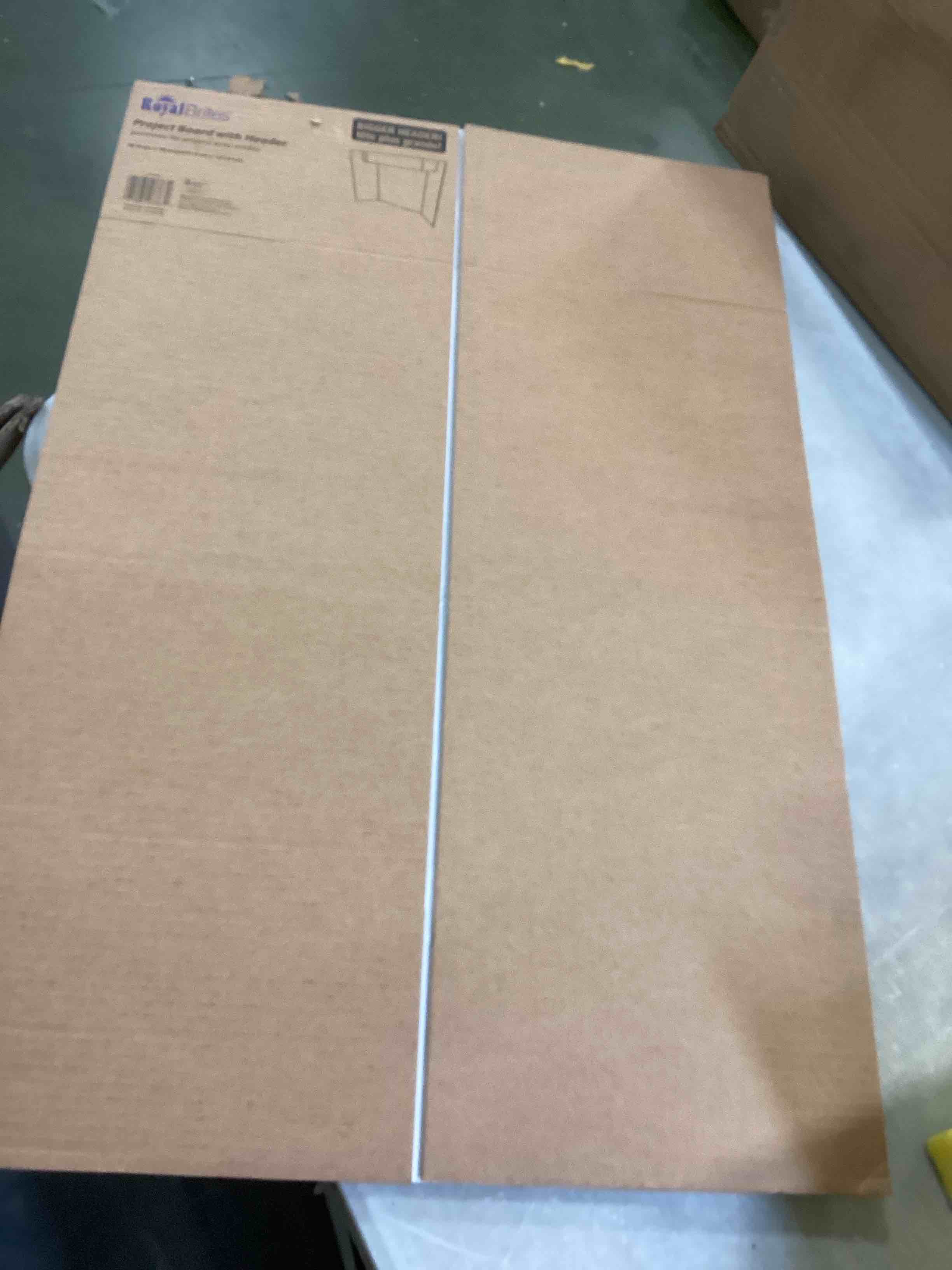 https://s3.amazonaws.com/lotting-images-prod/bidfta/GRN5831262_1704739835345.jpeg