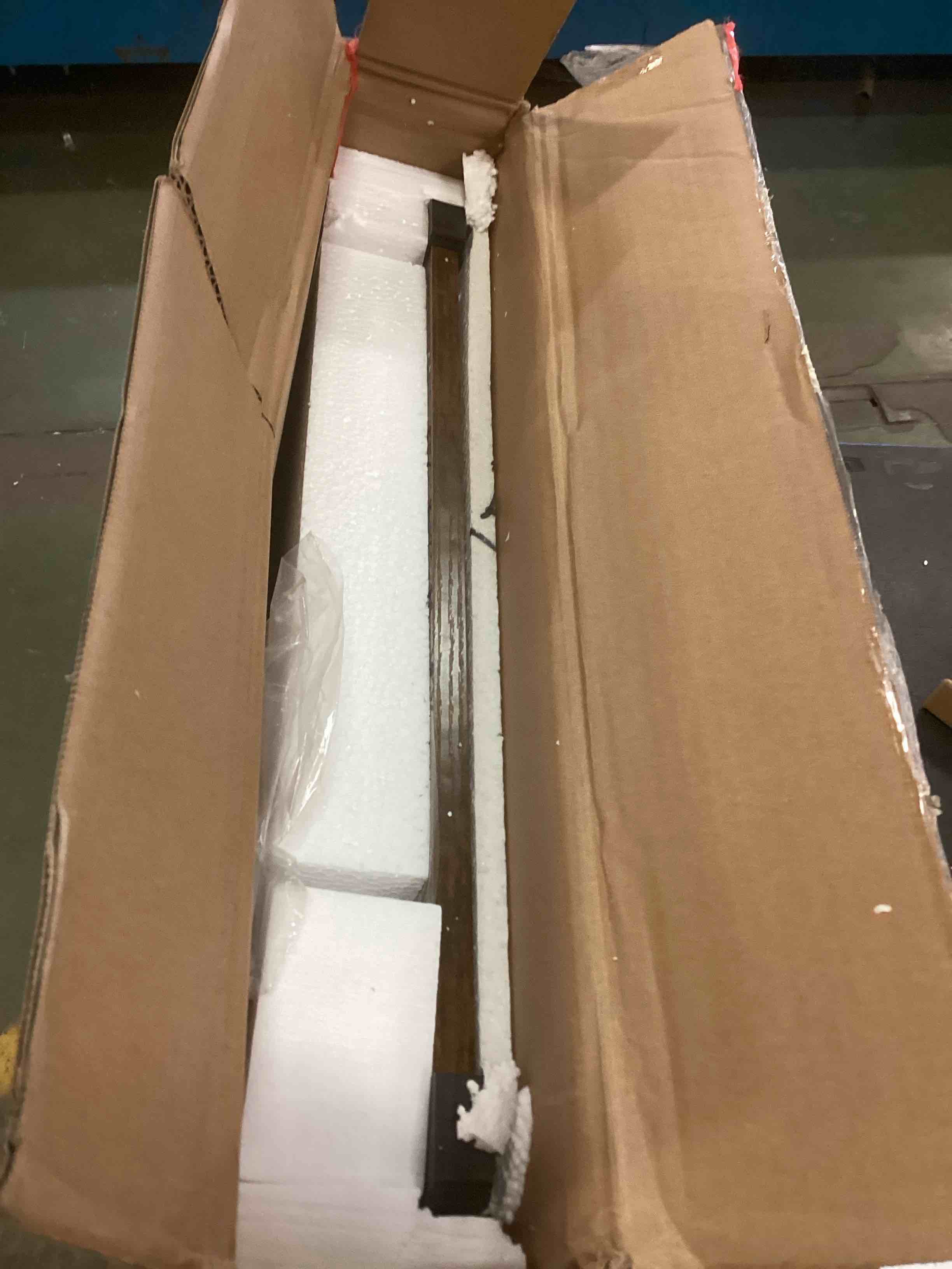https://s3.amazonaws.com/lotting-images-prod/bidfta/GRN5831991_1704993055325.jpeg