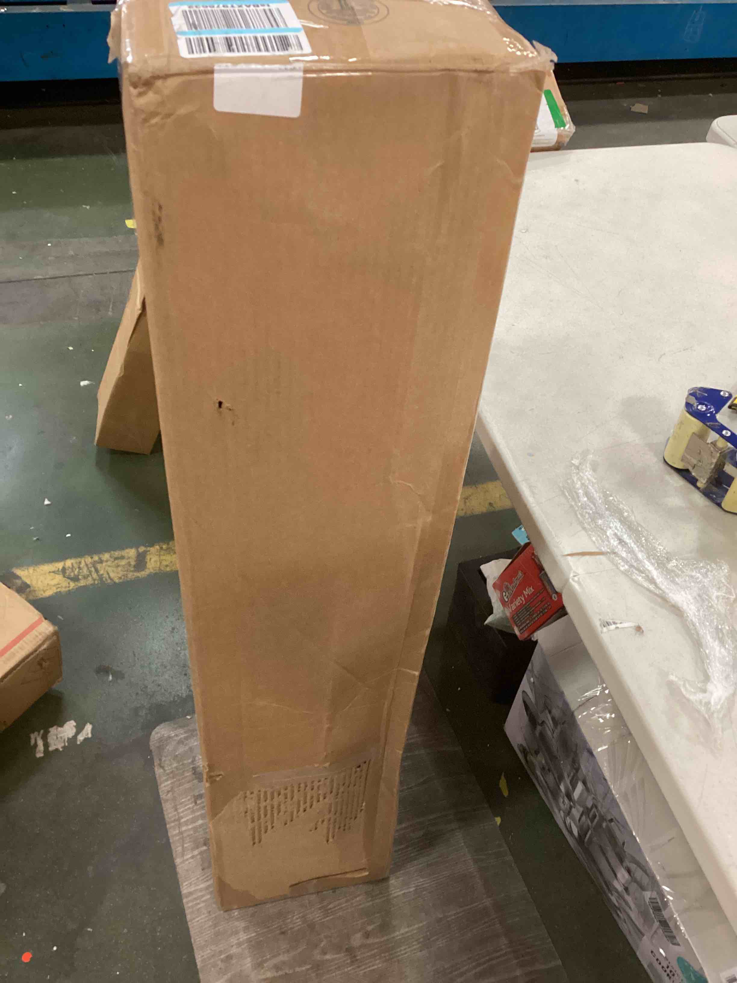 https://s3.amazonaws.com/lotting-images-prod/bidfta/GRN5832132_1705065062584.jpeg
