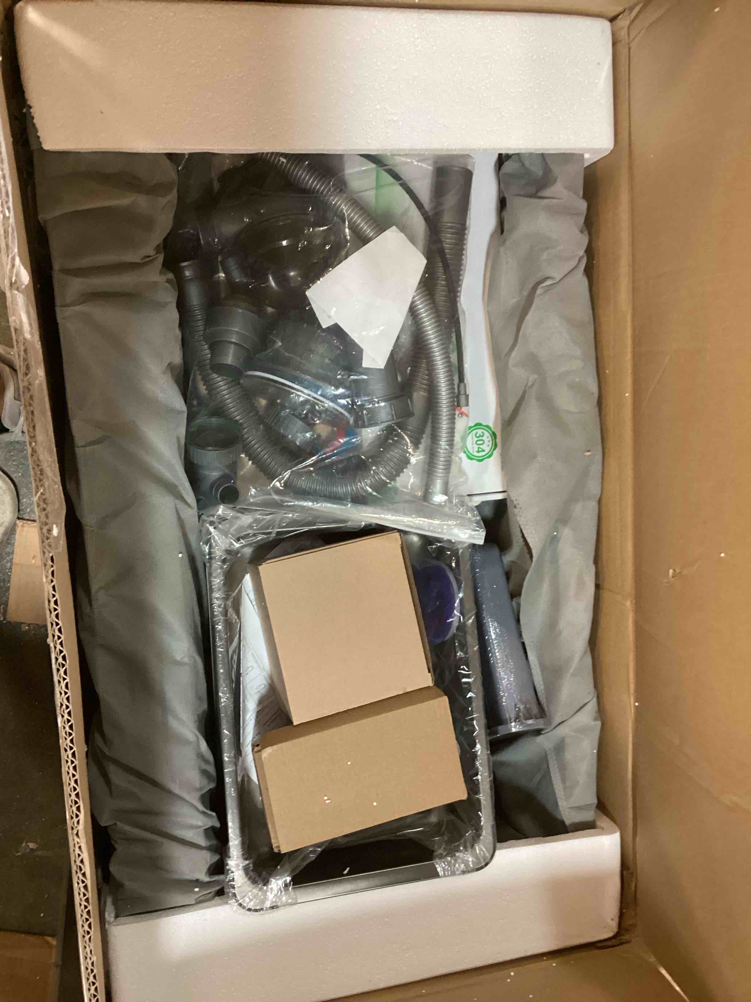 https://s3.amazonaws.com/lotting-images-prod/bidfta/GRN5836974_1704392516143.jpeg