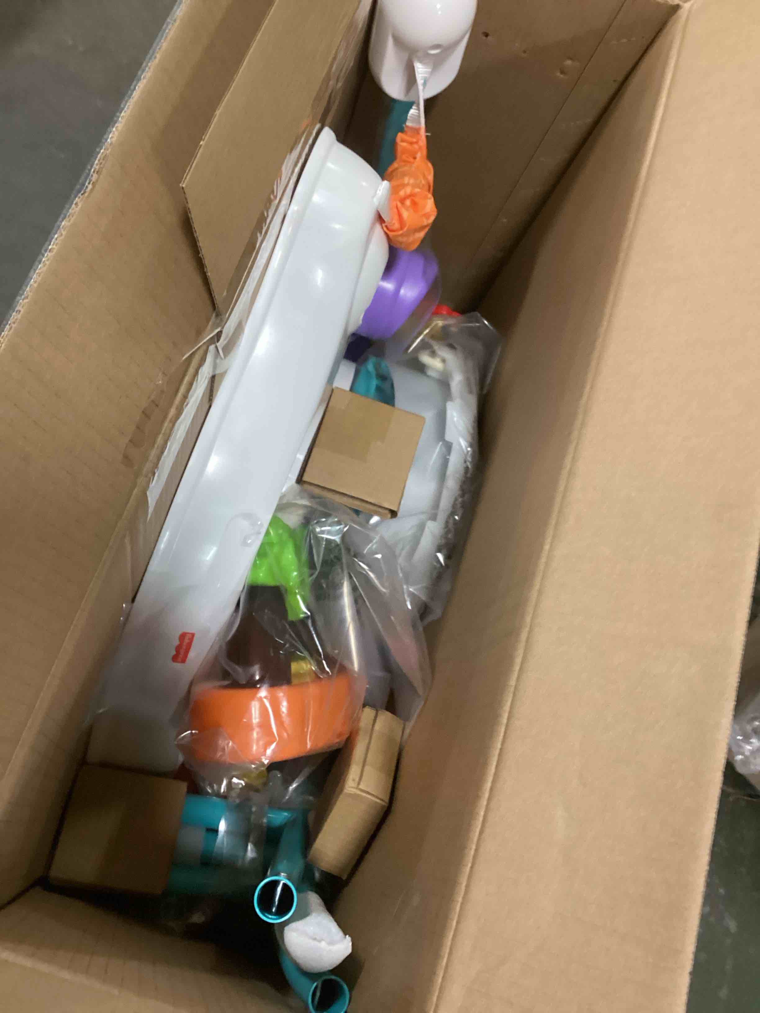 https://s3.amazonaws.com/lotting-images-prod/bidfta/GRN5837772_1704811941740.jpeg