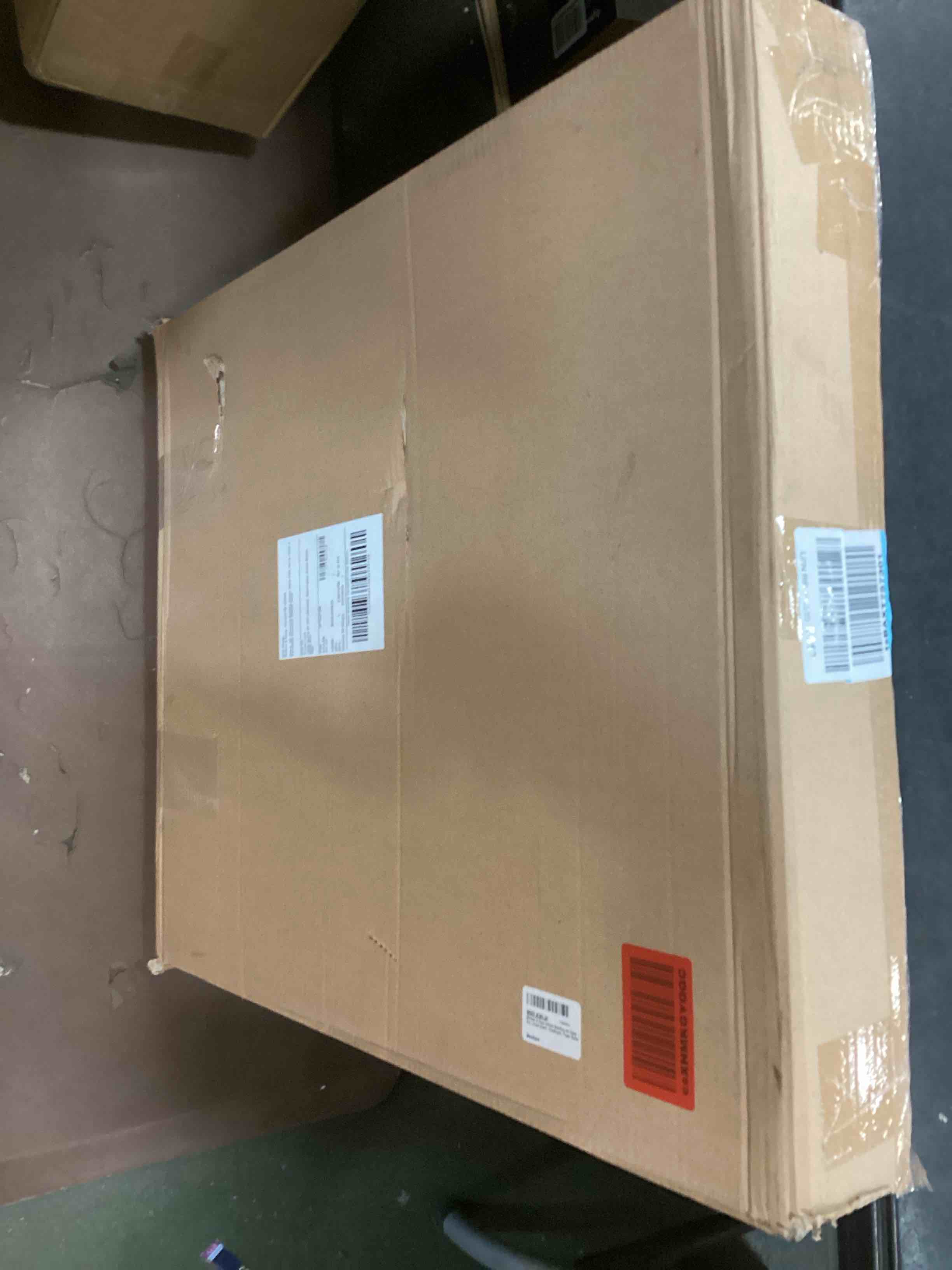 https://s3.amazonaws.com/lotting-images-prod/bidfta/GRN5838025_1704978758050.jpeg
