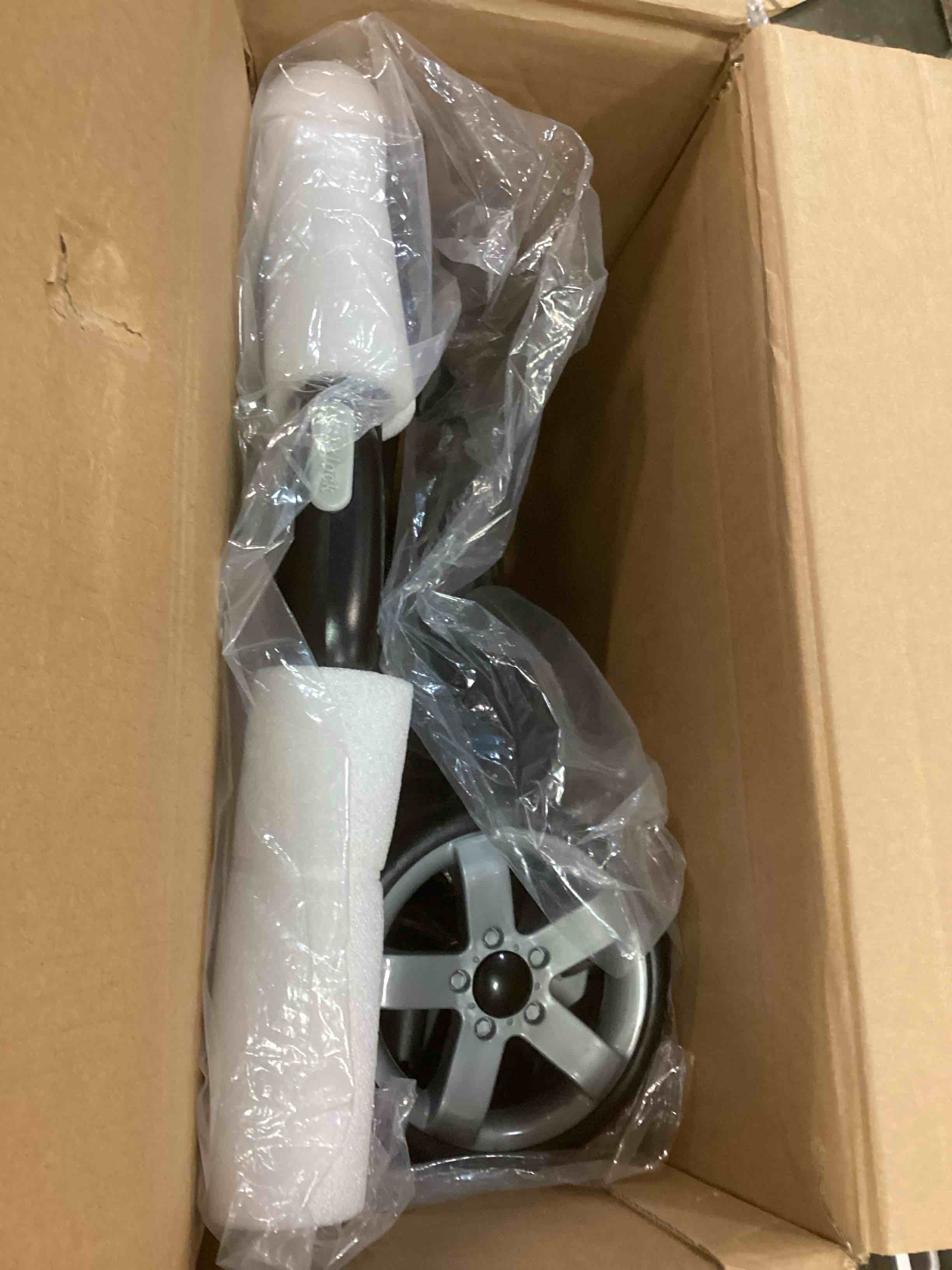 https://s3.amazonaws.com/lotting-images-prod/bidfta/GRN5838047_1704981288709.jpeg