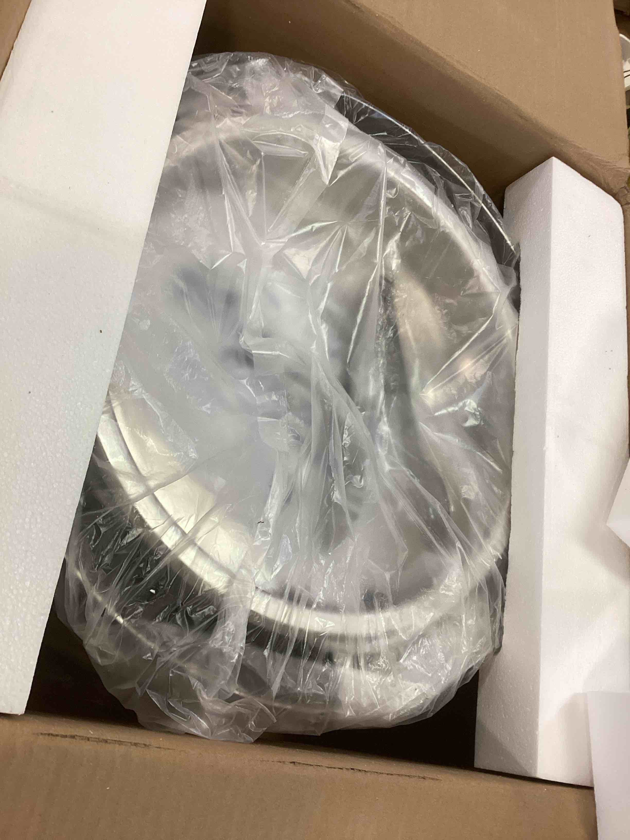 https://s3.amazonaws.com/lotting-images-prod/bidfta/GRN5838242_1705002516464.jpeg