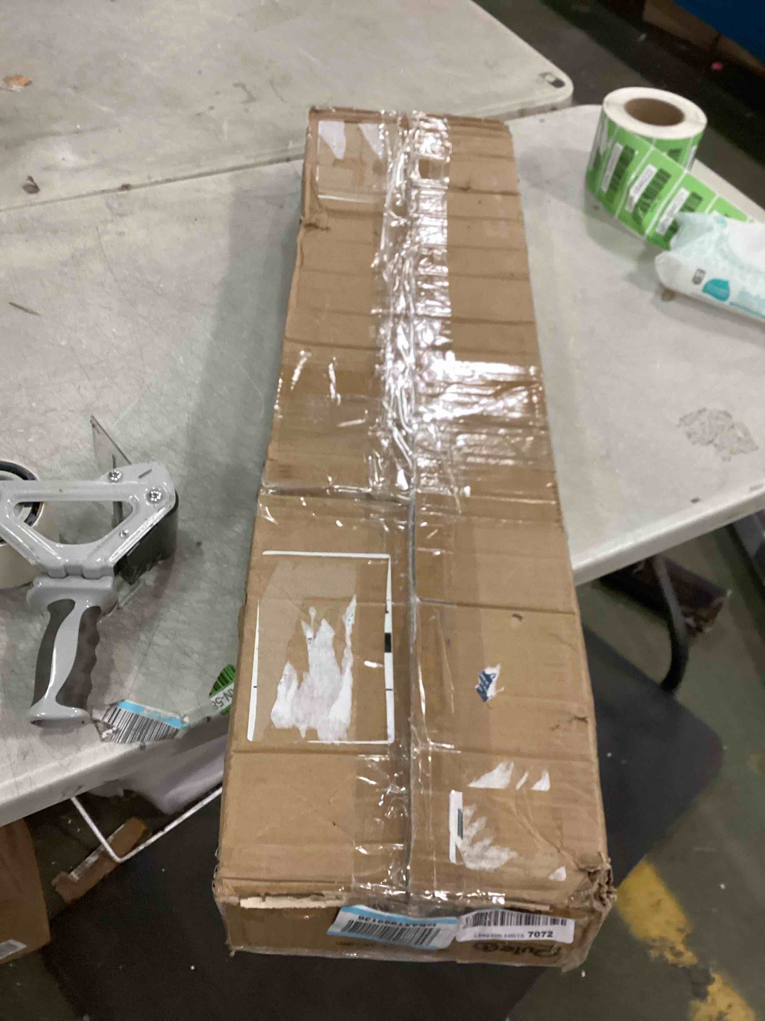 https://s3.amazonaws.com/lotting-images-prod/bidfta/GRN5838845_1704815320294.jpeg