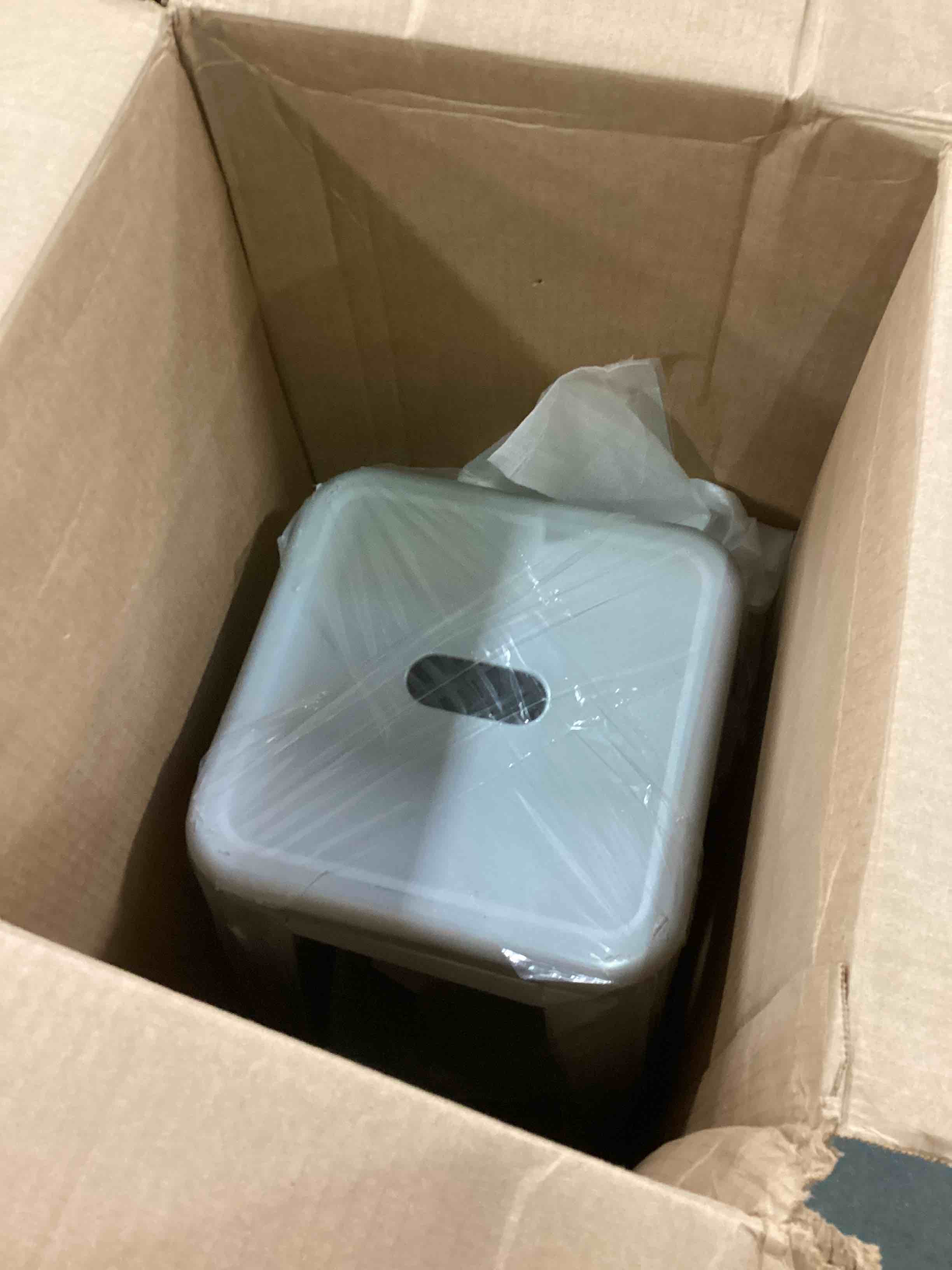 https://s3.amazonaws.com/lotting-images-prod/bidfta/GRN5838852_1704816426188.jpeg