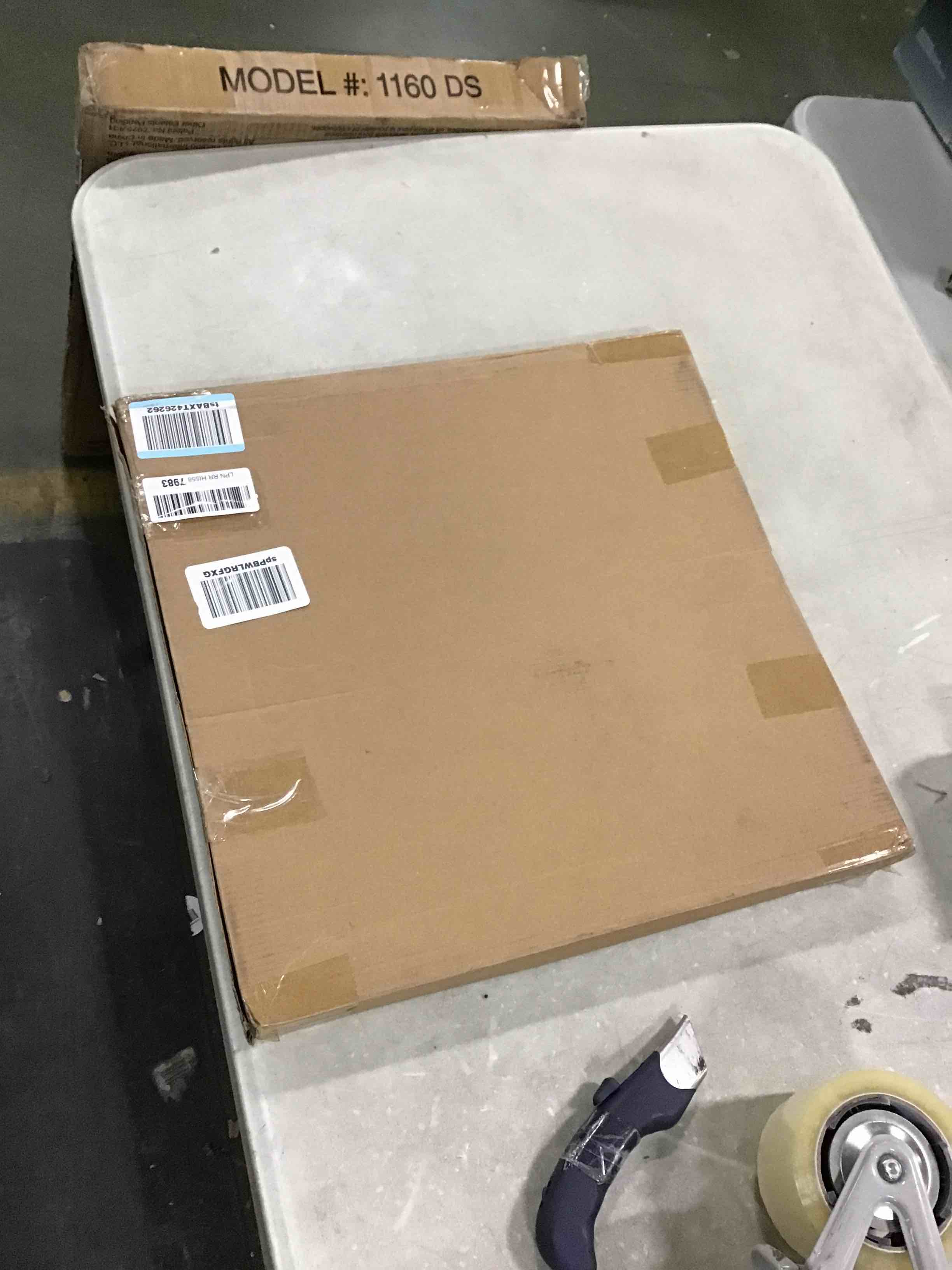 https://s3.amazonaws.com/lotting-images-prod/bidfta/GRN5838979_1704891563455.jpeg