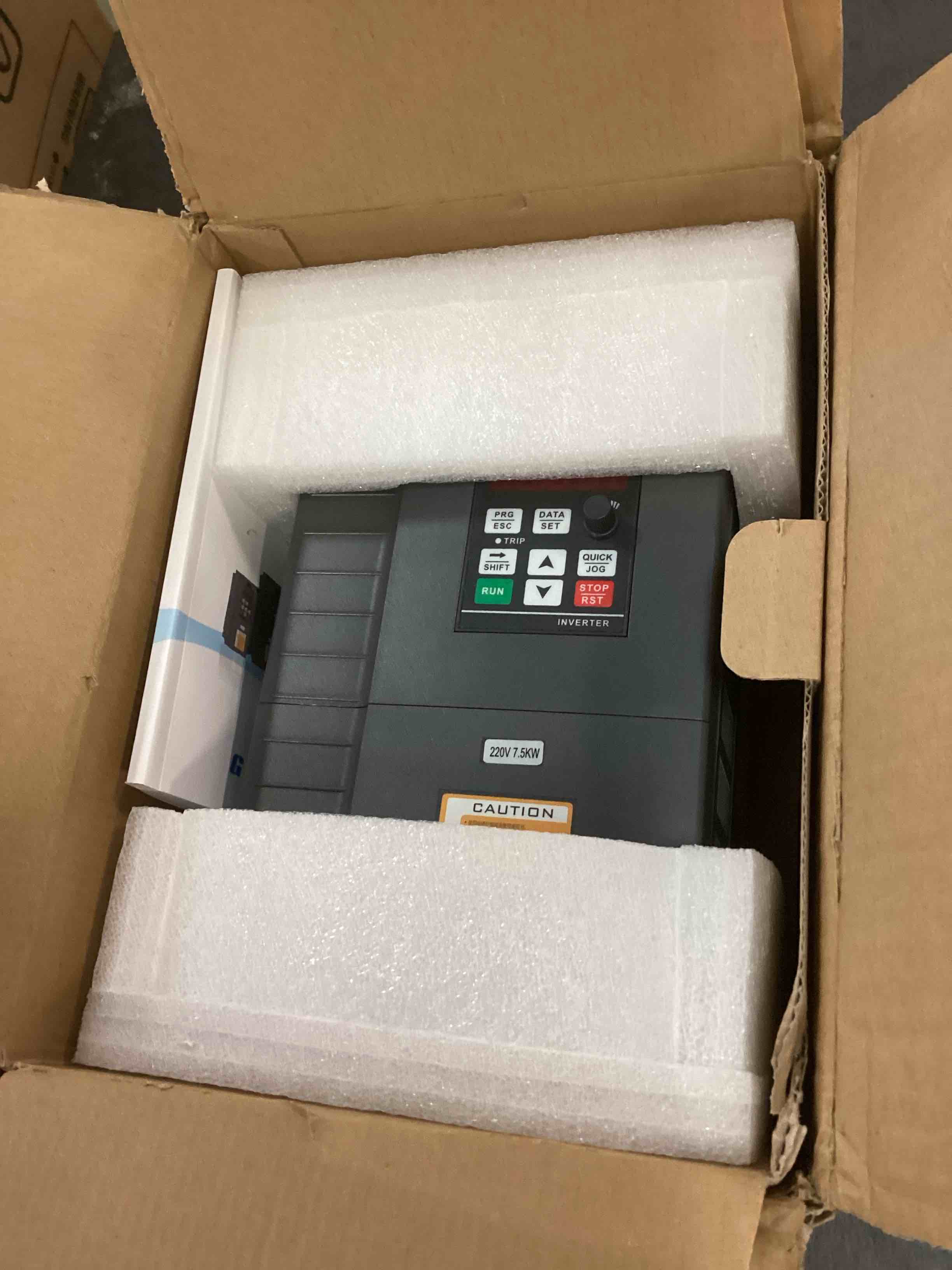 https://s3.amazonaws.com/lotting-images-prod/bidfta/GRN5839909_1705438355816.jpeg