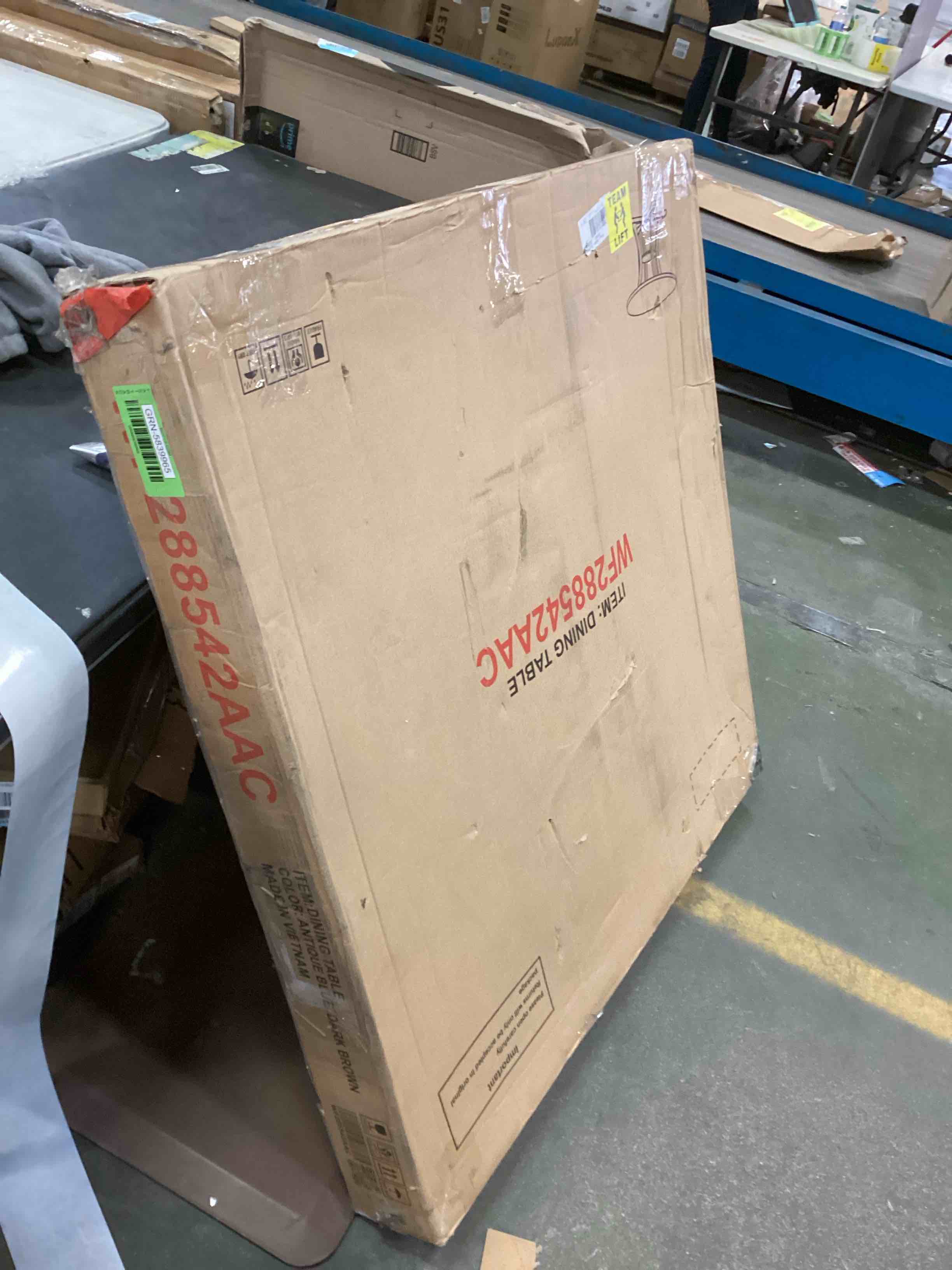 https://s3.amazonaws.com/lotting-images-prod/bidfta/GRN5839965_1704382776418.jpeg
