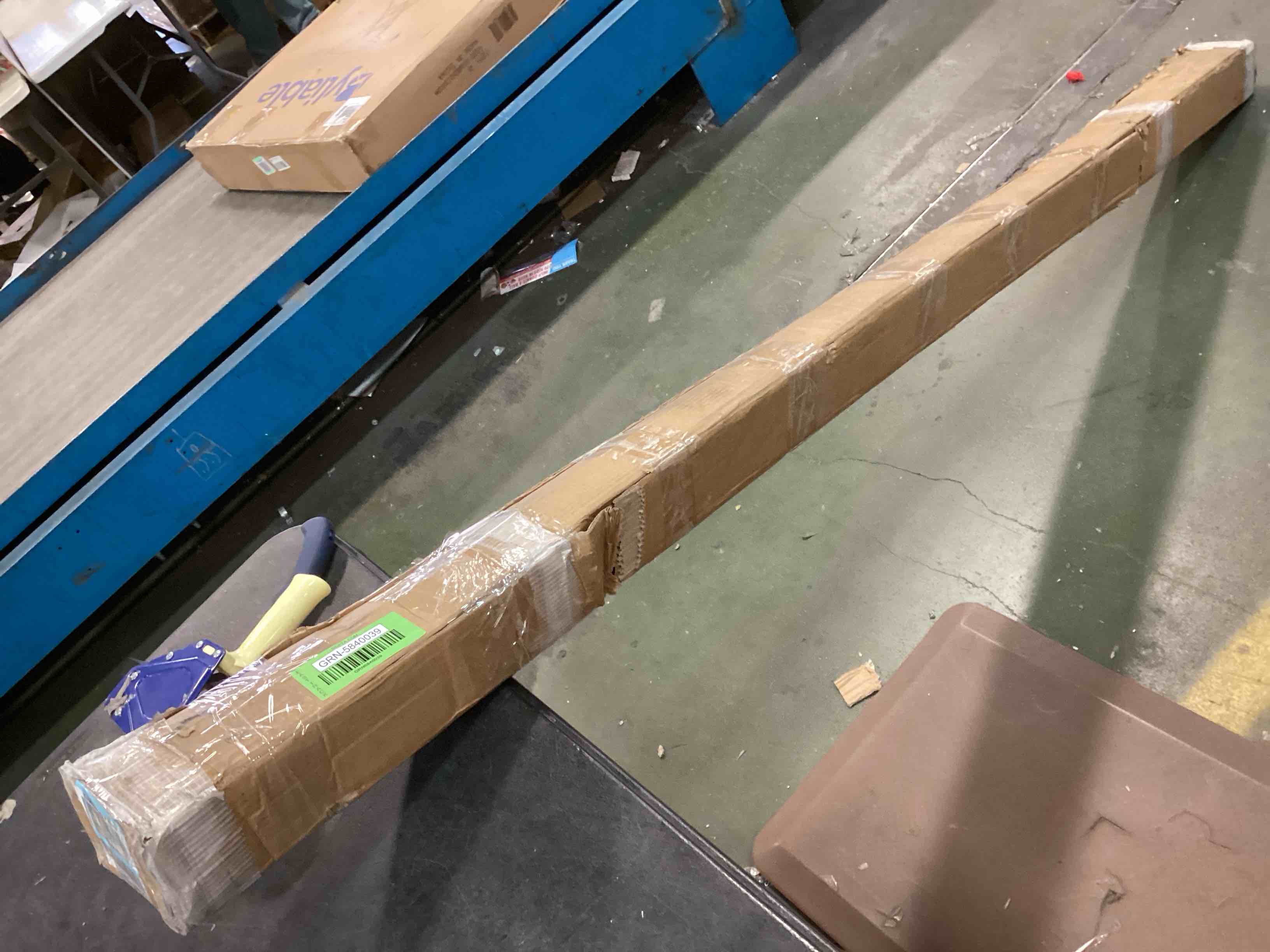 https://s3.amazonaws.com/lotting-images-prod/bidfta/GRN5840039_1704394421672.jpeg