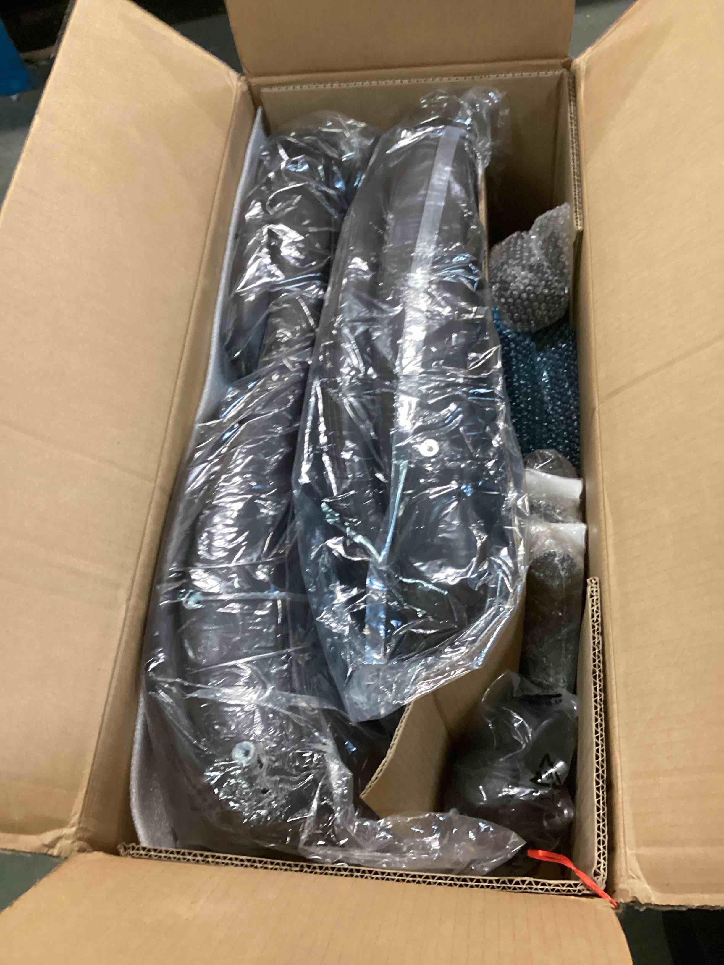 https://s3.amazonaws.com/lotting-images-prod/bidfta/GRN5840069_1704456989941.jpeg