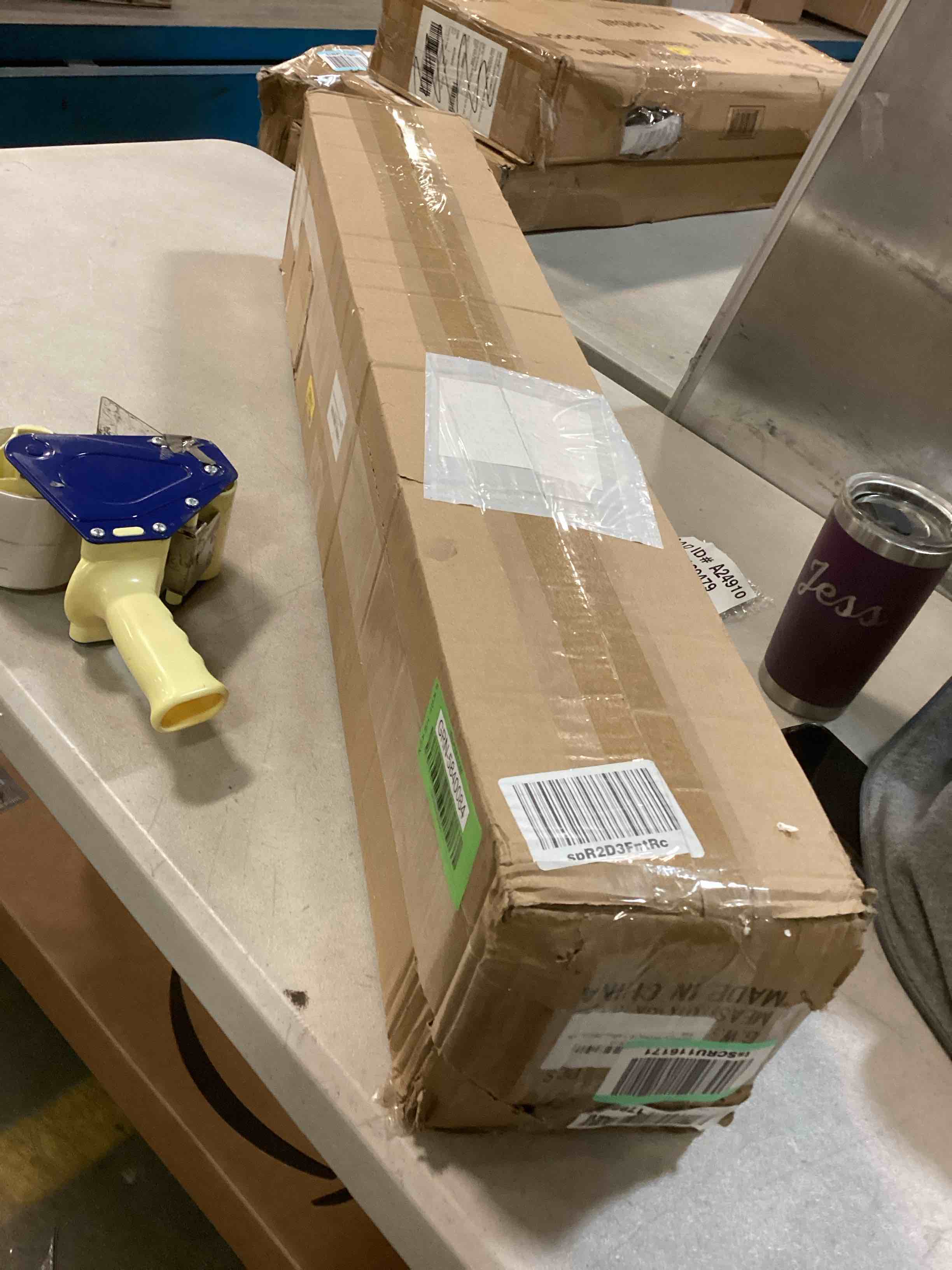 https://s3.amazonaws.com/lotting-images-prod/bidfta/GRN5840084_1704458947864.jpeg