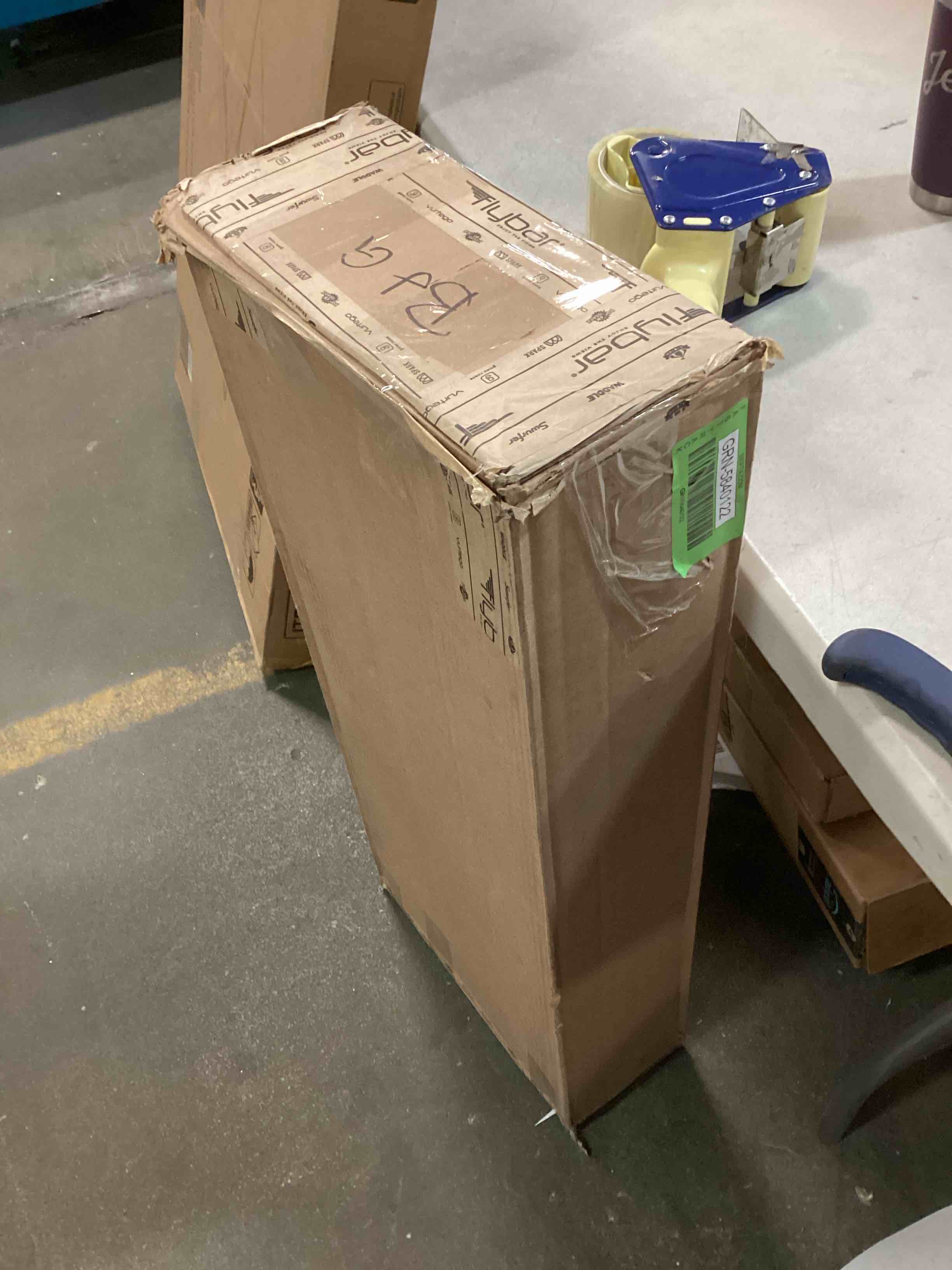 https://s3.amazonaws.com/lotting-images-prod/bidfta/GRN5840122_1704463843688.jpeg