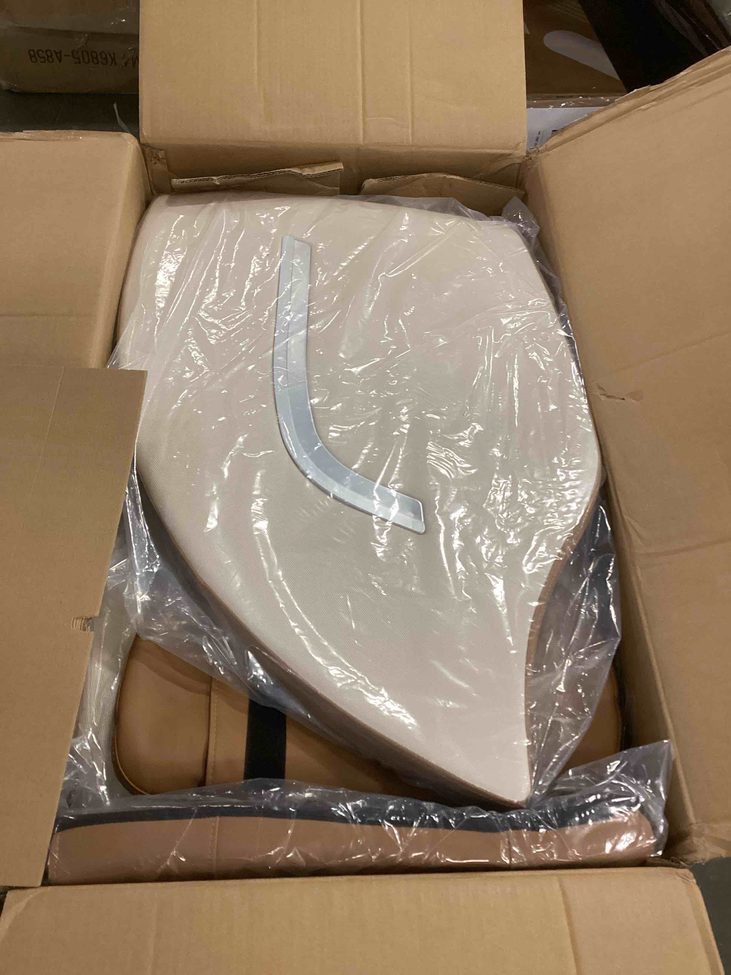 https://s3.amazonaws.com/lotting-images-prod/bidfta/GRN5840168_1704472810726.jpeg