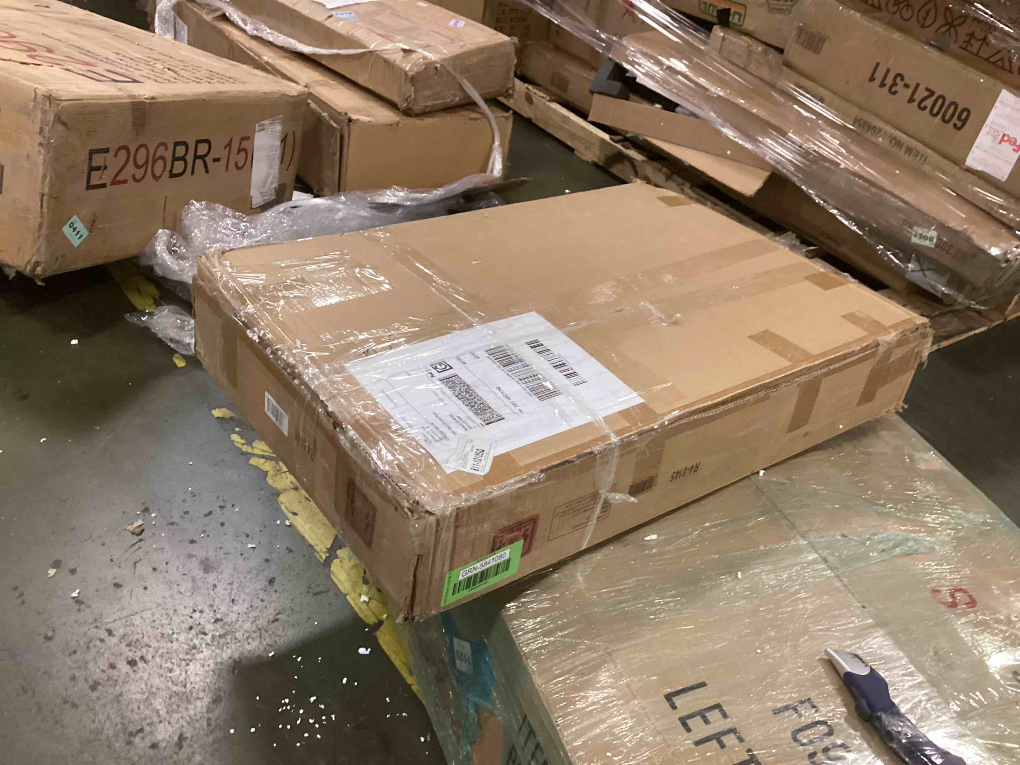 https://s3.amazonaws.com/lotting-images-prod/bidfta/GRN5841080_1706043398509.jpeg