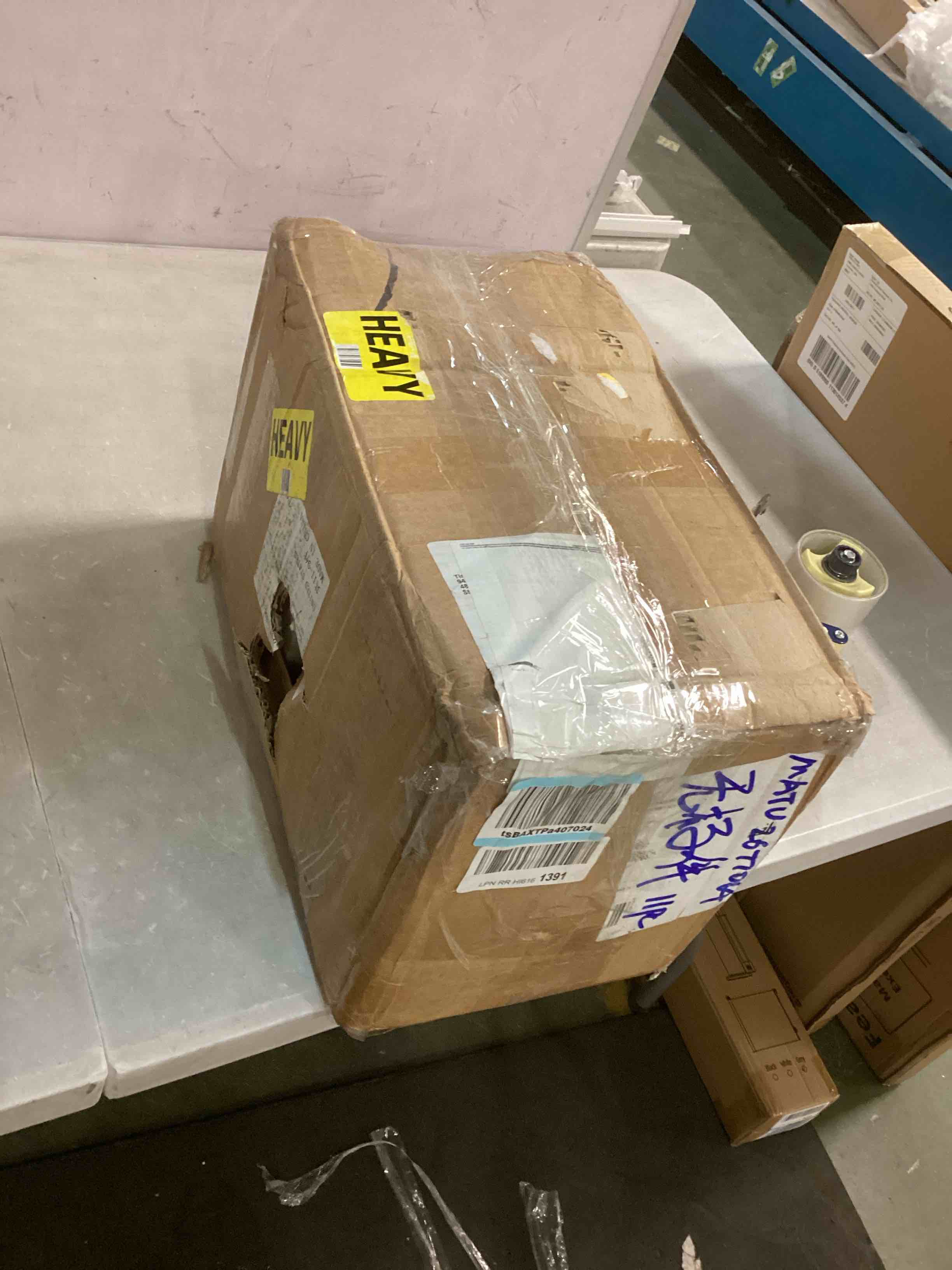 https://s3.amazonaws.com/lotting-images-prod/bidfta/GRN5841102_1706099305582.jpeg
