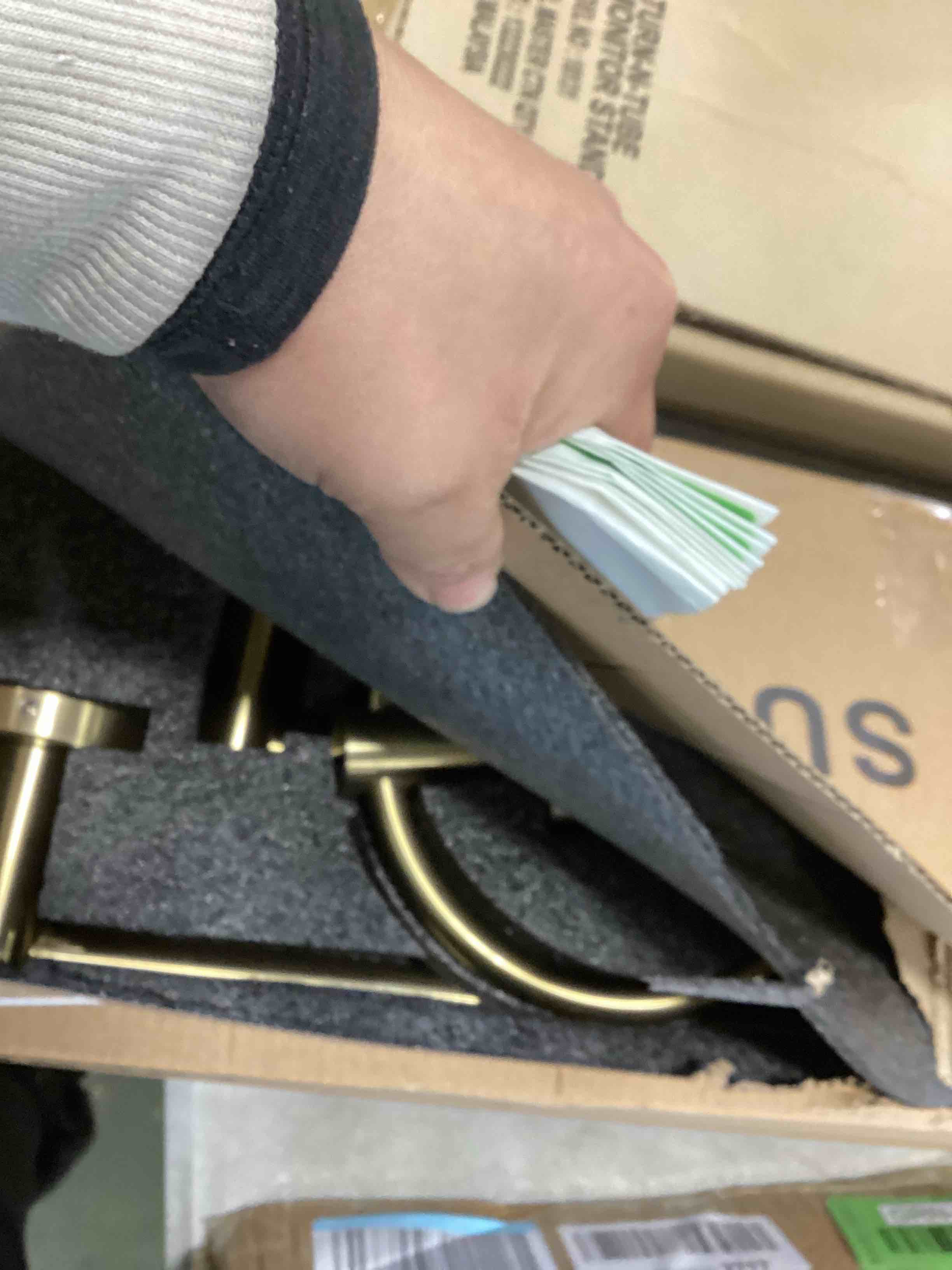 https://s3.amazonaws.com/lotting-images-prod/bidfta/GRN5842131_1705847329608.jpeg