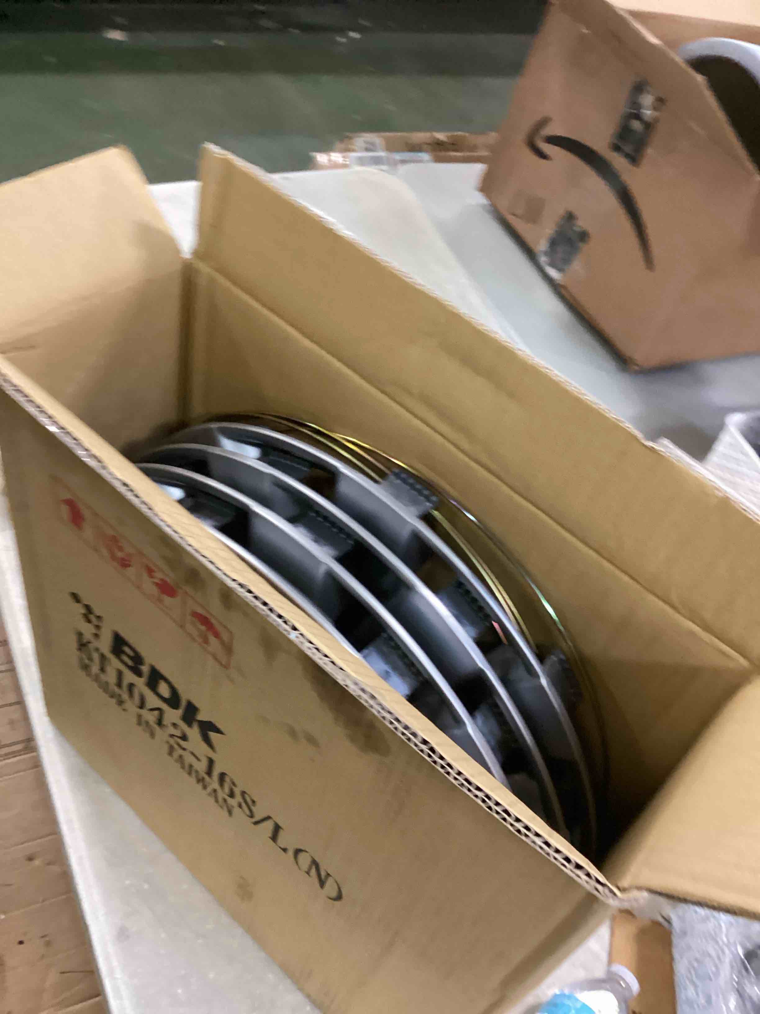 https://s3.amazonaws.com/lotting-images-prod/bidfta/GRN5843116_1704382940229.jpeg