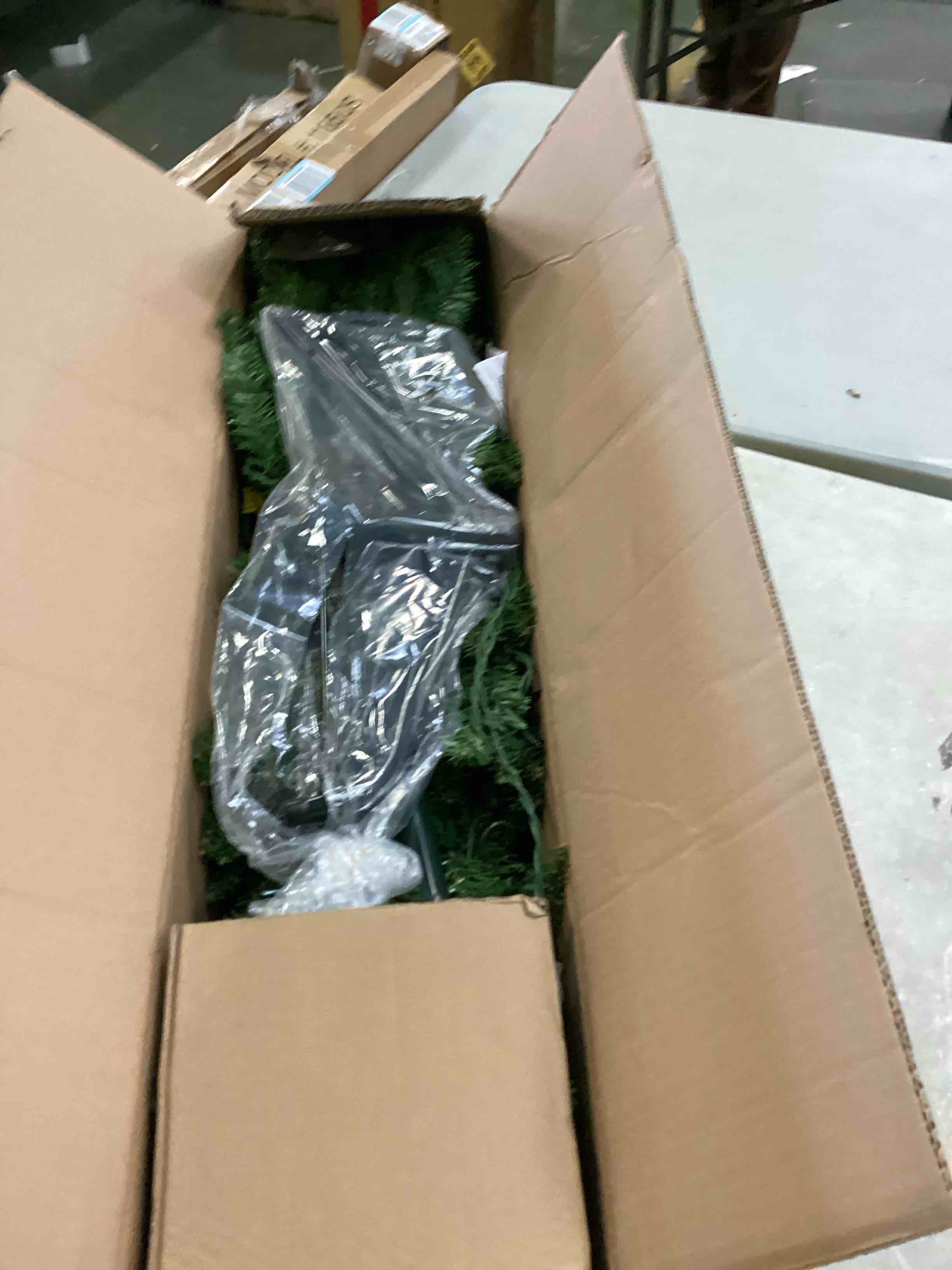 https://s3.amazonaws.com/lotting-images-prod/bidfta/GRN5843193_1704396987364.jpeg