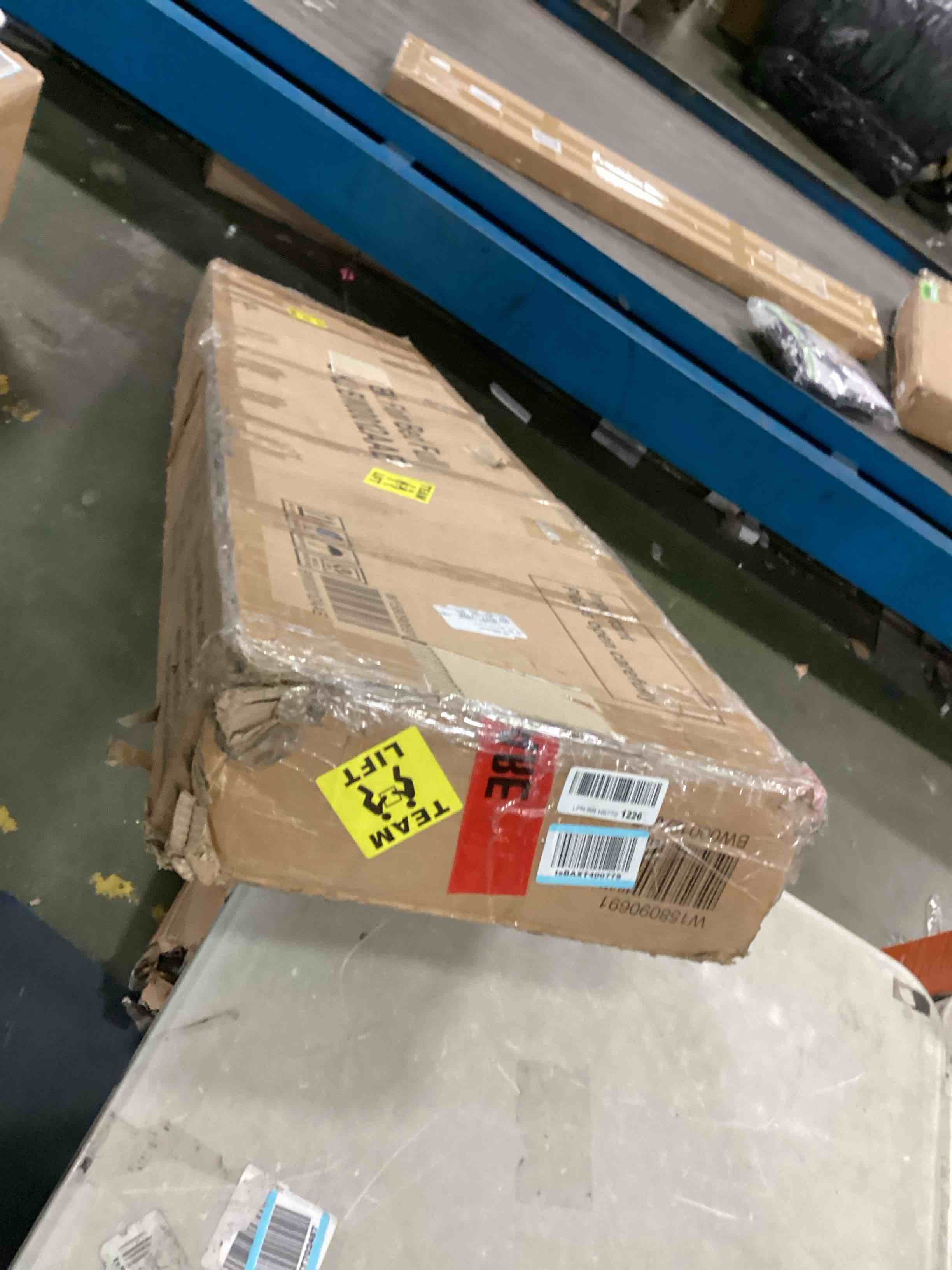 https://s3.amazonaws.com/lotting-images-prod/bidfta/GRN5843770_1704814878441.jpeg