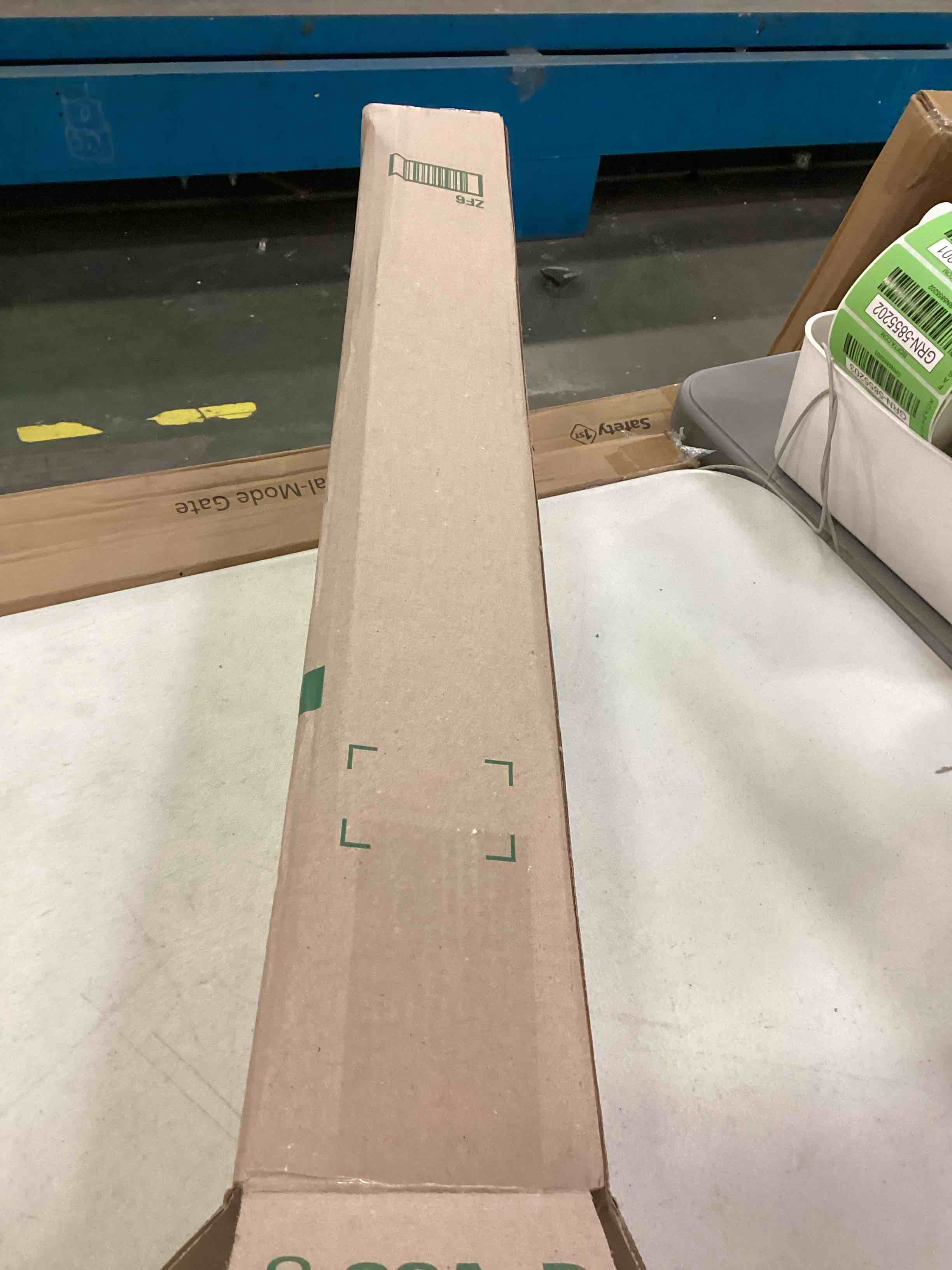 https://s3.amazonaws.com/lotting-images-prod/bidfta/GRN5844762_1704475370237.jpeg
