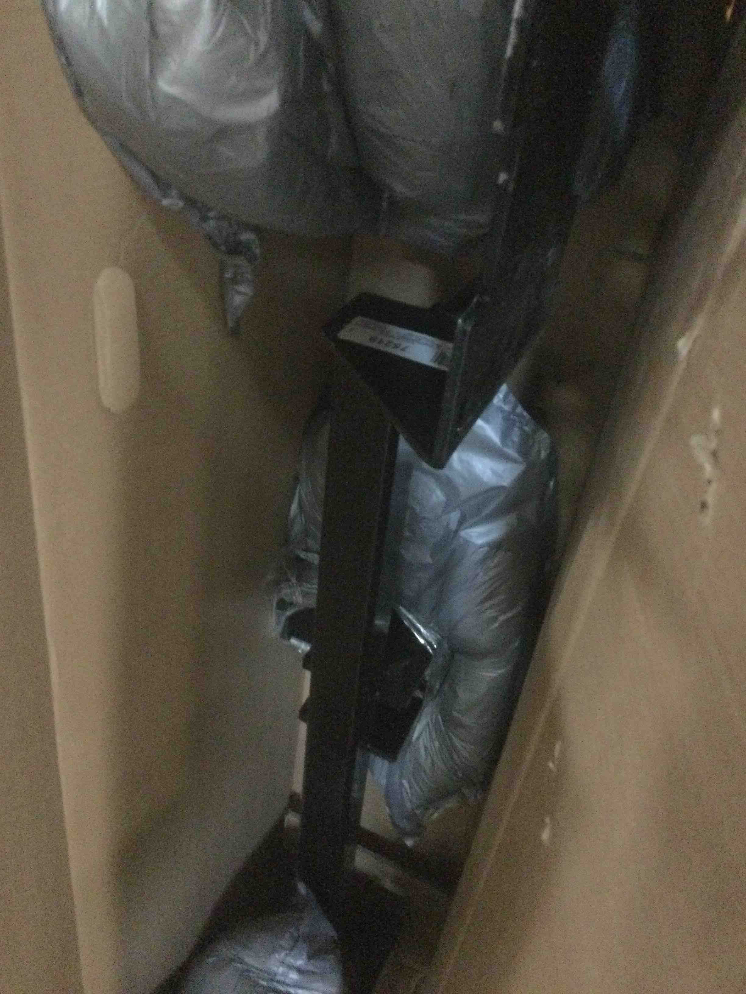 https://s3.amazonaws.com/lotting-images-prod/bidfta/GRN5844982_1704554733263.jpeg