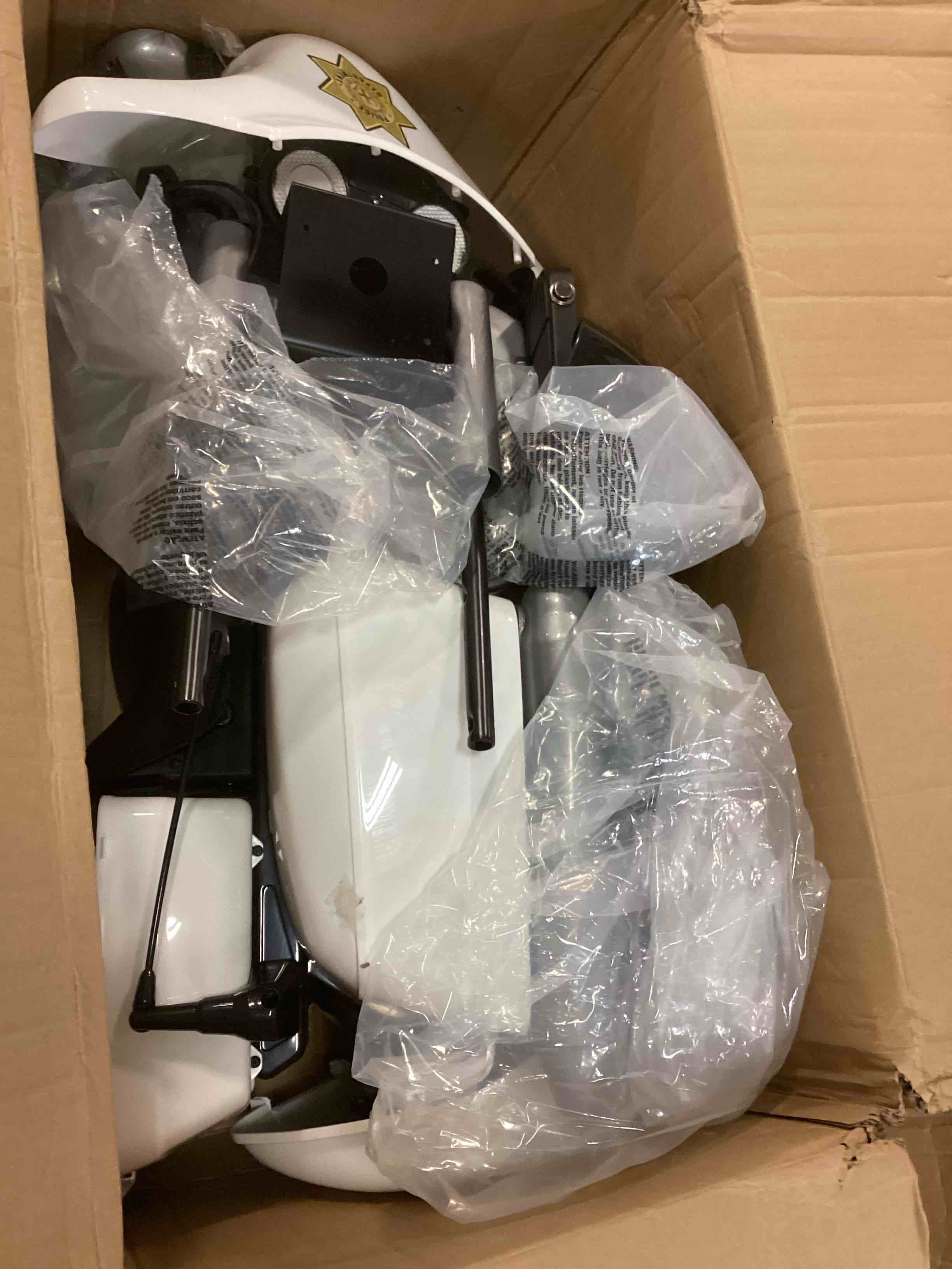 https://s3.amazonaws.com/lotting-images-prod/bidfta/GRN5845069_1704716818728.jpeg