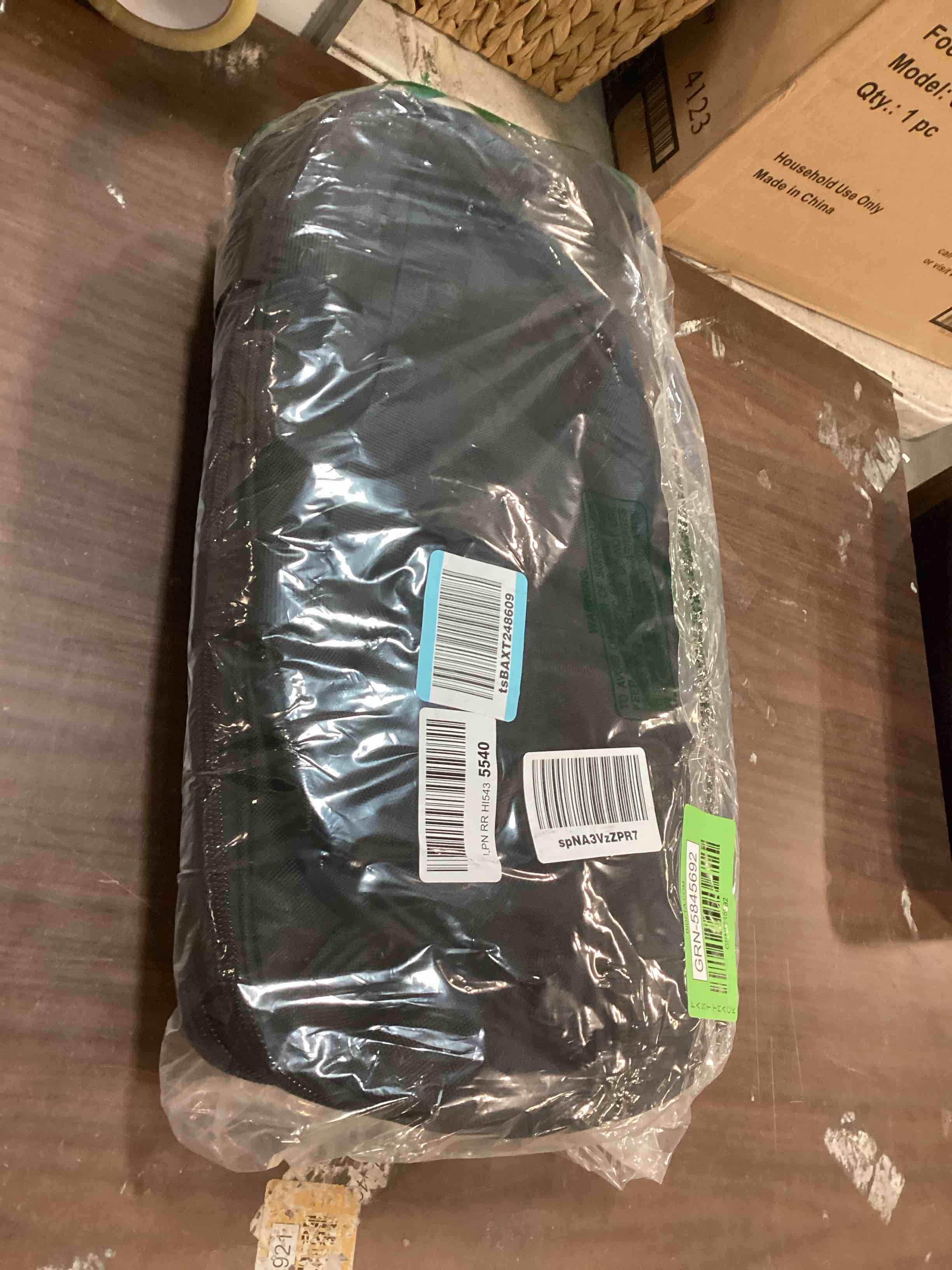 https://s3.amazonaws.com/lotting-images-prod/bidfta/GRN5845692_1704977870320.jpeg
