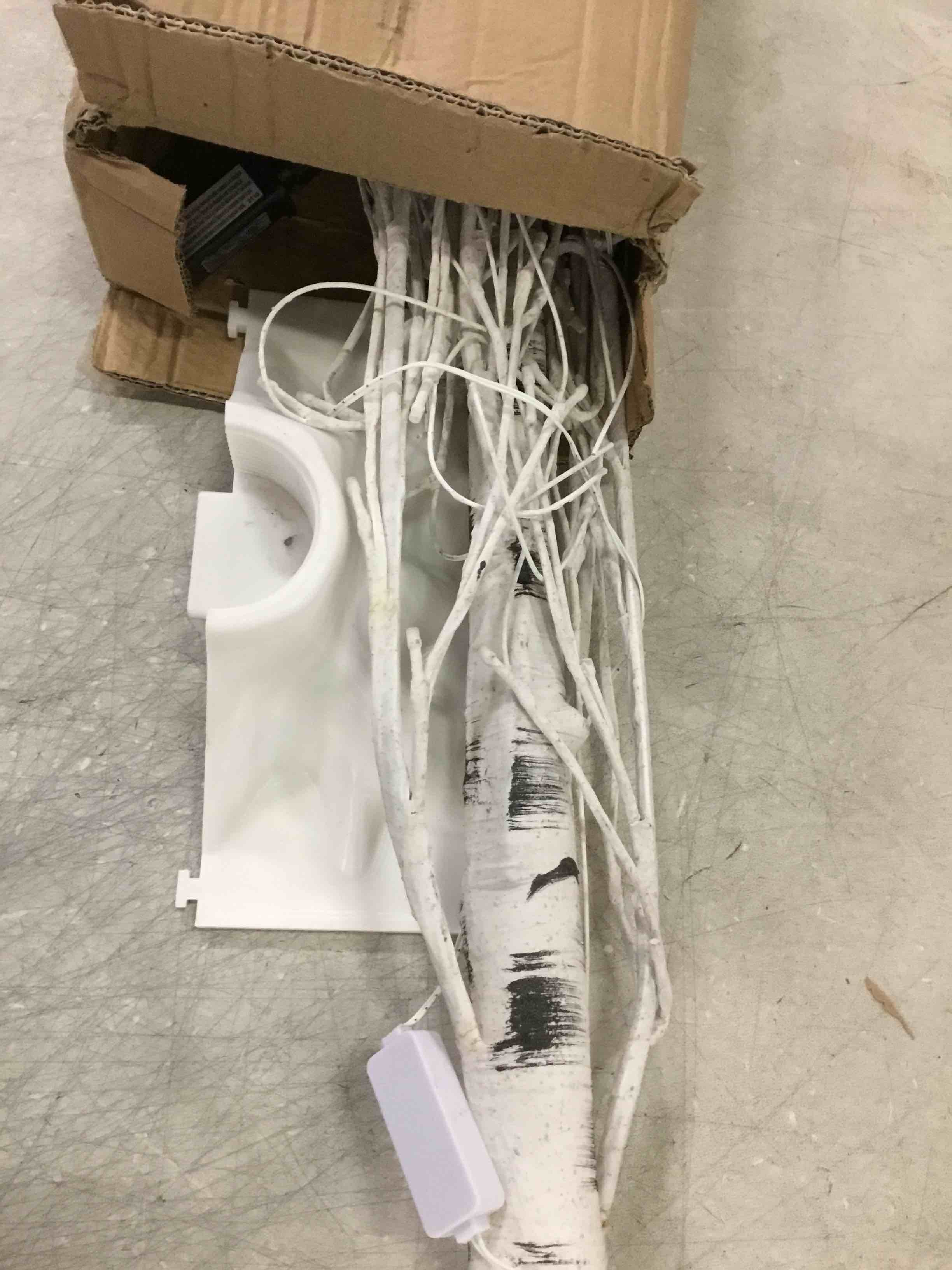 https://s3.amazonaws.com/lotting-images-prod/bidfta/GRN5846205_1704487665445.jpeg