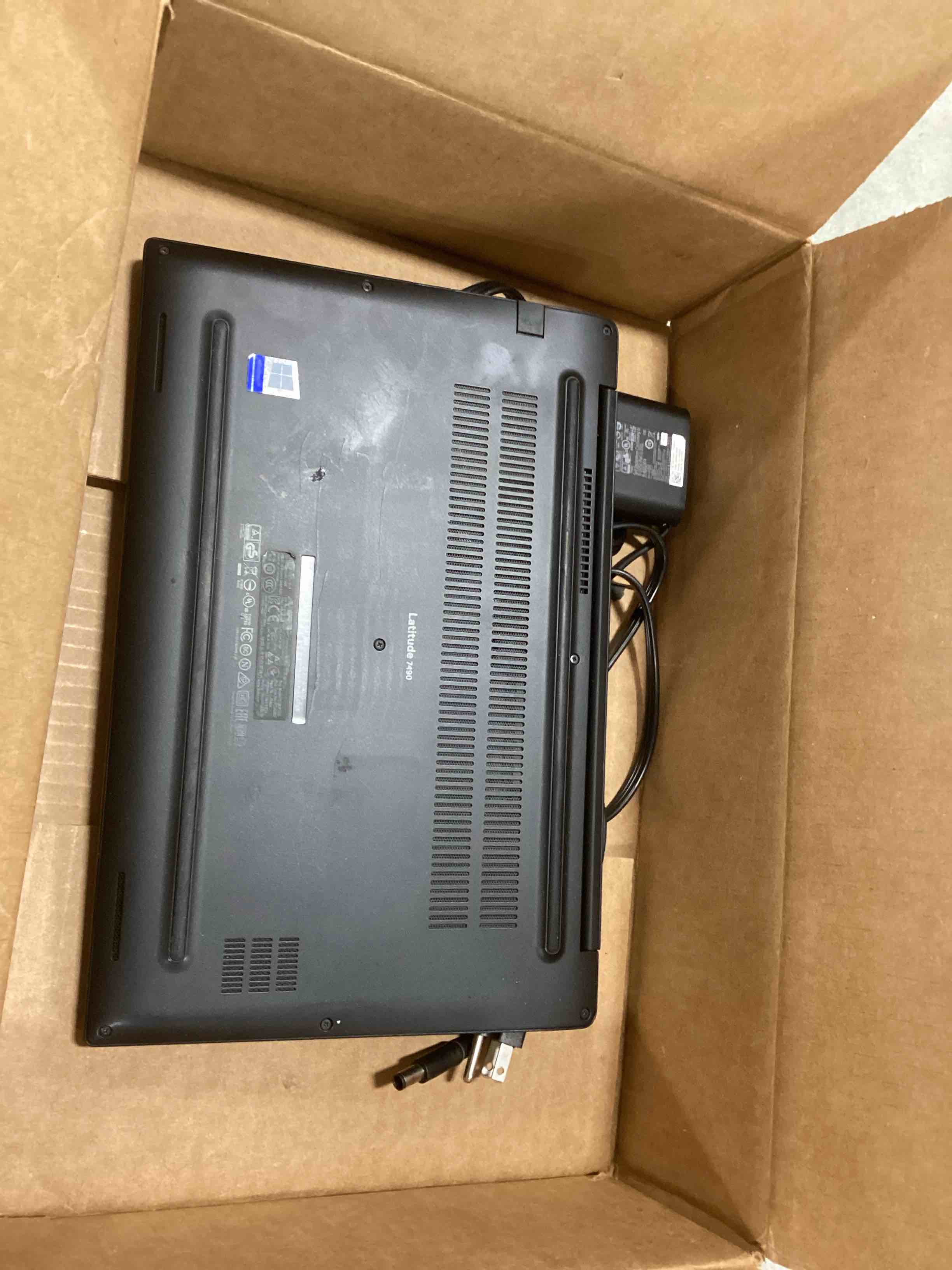 https://s3.amazonaws.com/lotting-images-prod/bidfta/GRN5847263_1705497722265.jpeg