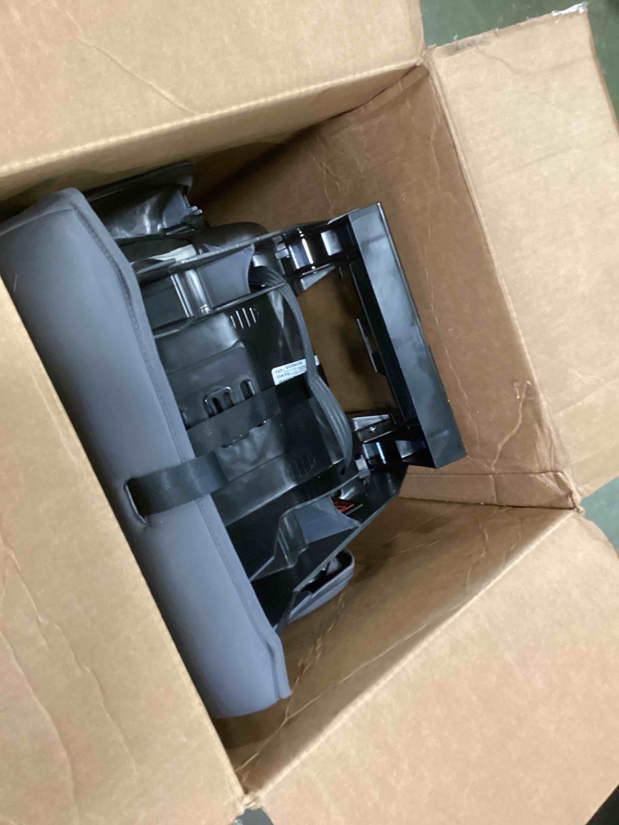 https://s3.amazonaws.com/lotting-images-prod/bidfta/GRN5847430_1705519897927.jpeg