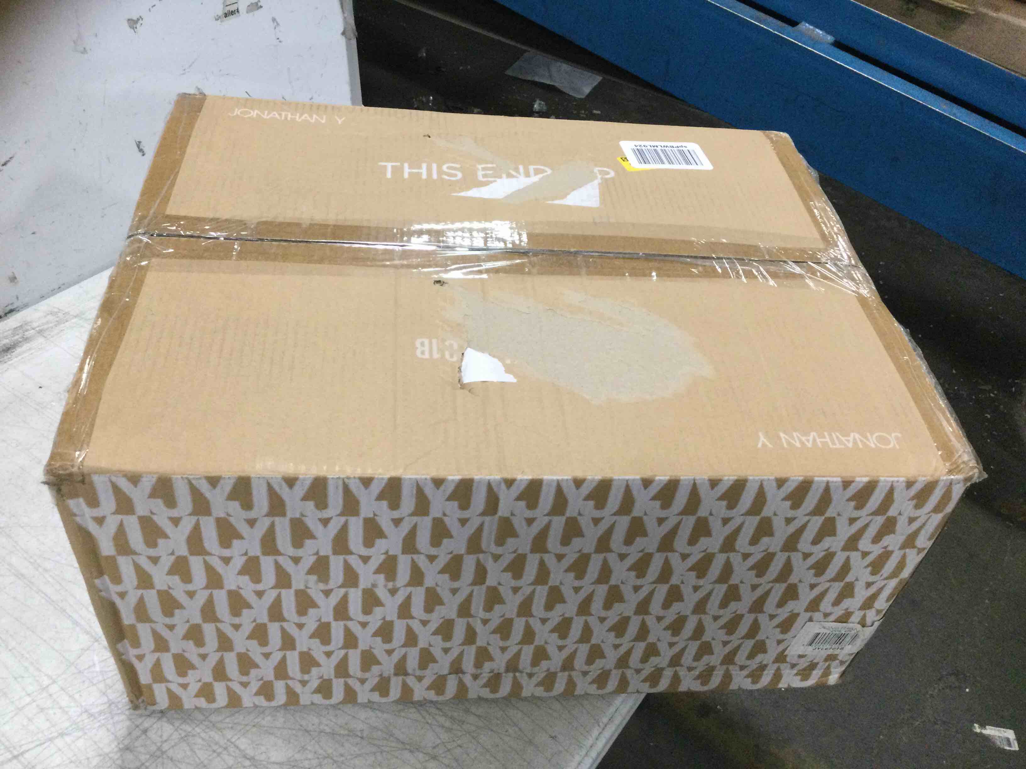 https://s3.amazonaws.com/lotting-images-prod/bidfta/GRN5849104_1704379752302.jpeg