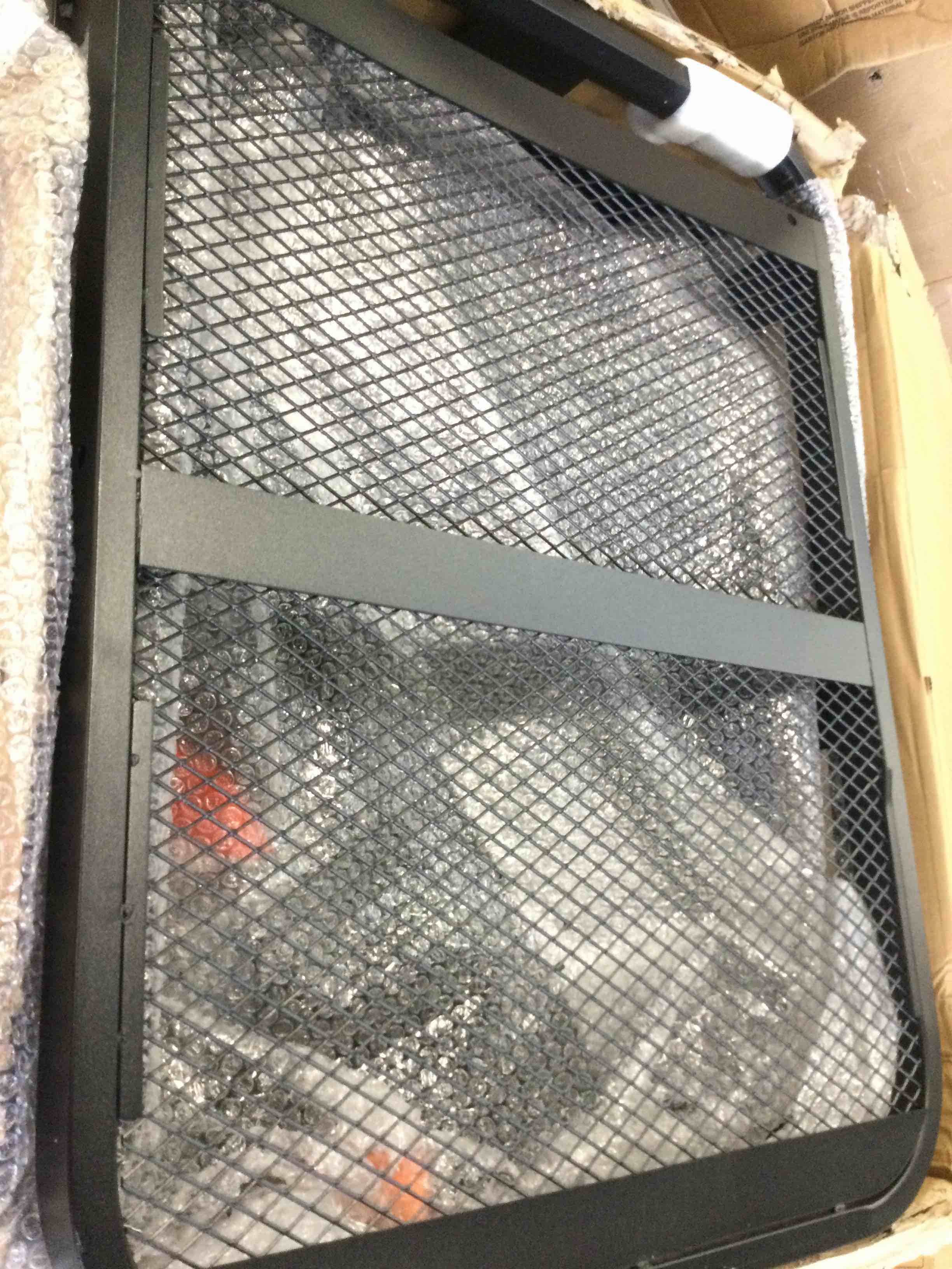 https://s3.amazonaws.com/lotting-images-prod/bidfta/GRN5850287_1705766821694.jpeg