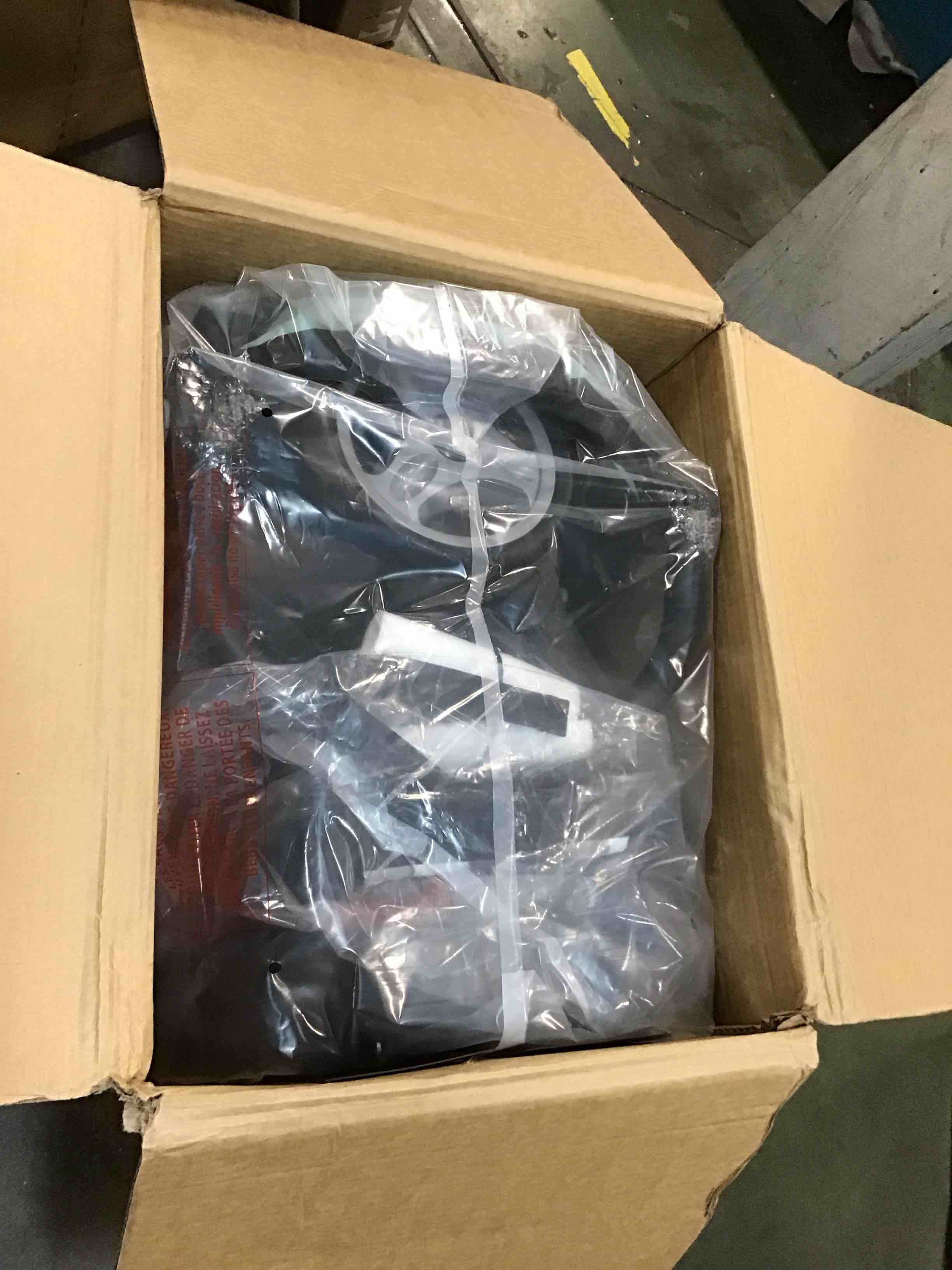 https://s3.amazonaws.com/lotting-images-prod/bidfta/GRN5850553_1704284494102.jpeg