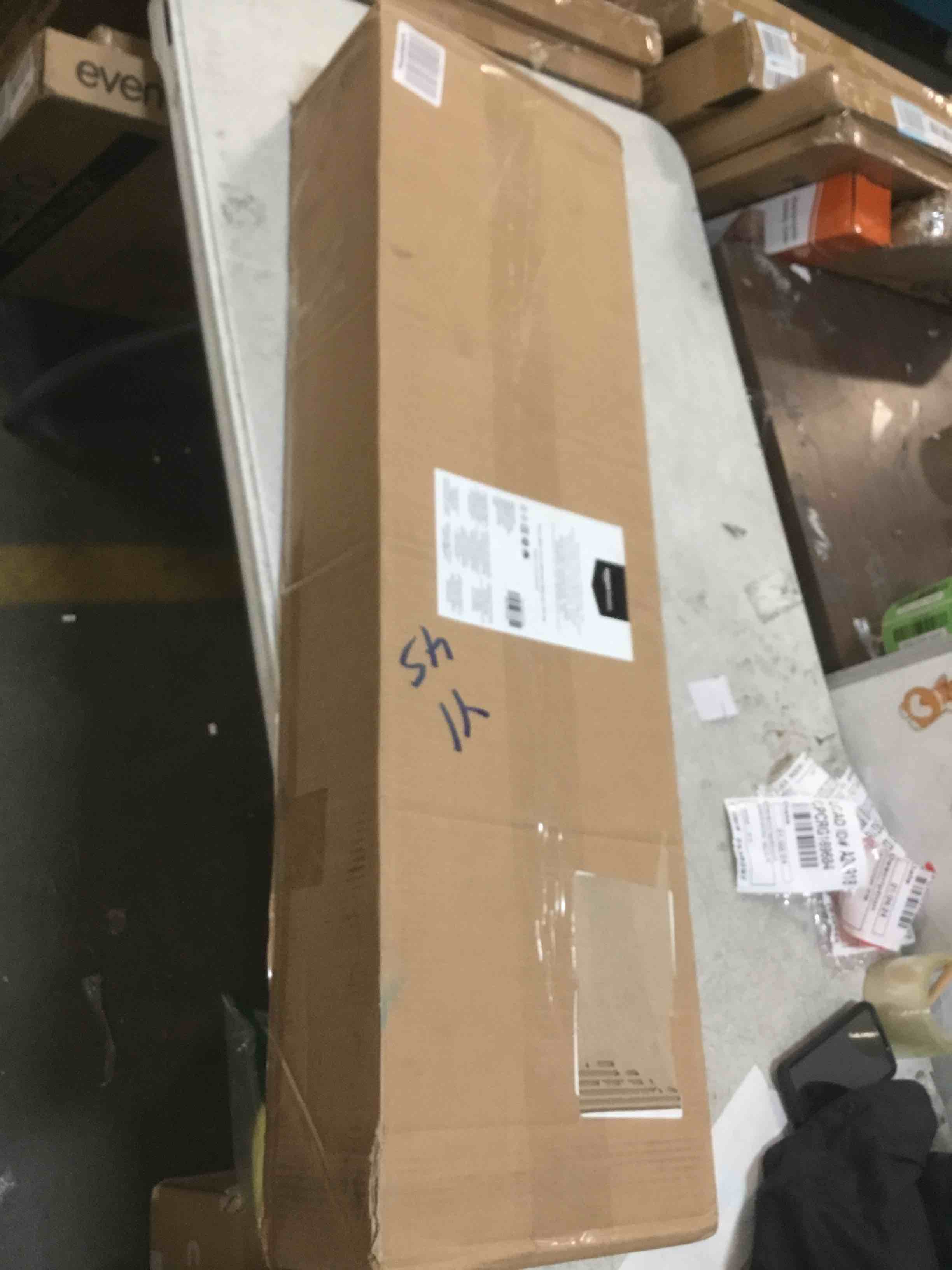 https://s3.amazonaws.com/lotting-images-prod/bidfta/GRN5851104_1704395891869.jpeg