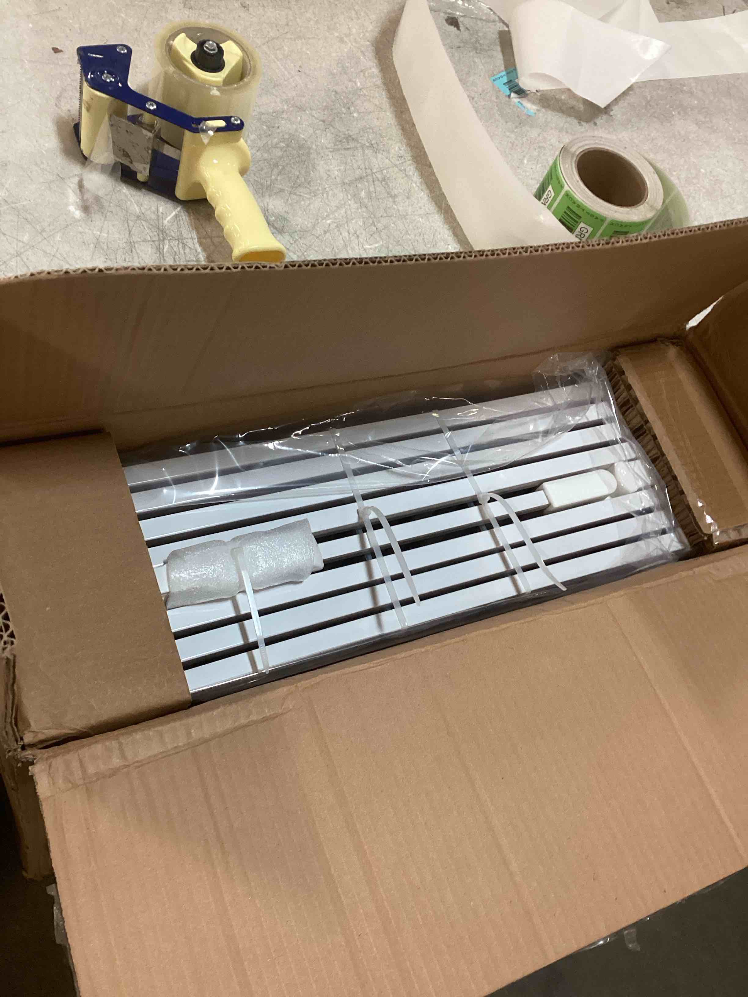 https://s3.amazonaws.com/lotting-images-prod/bidfta/GRN5851274_1704470933899.jpeg