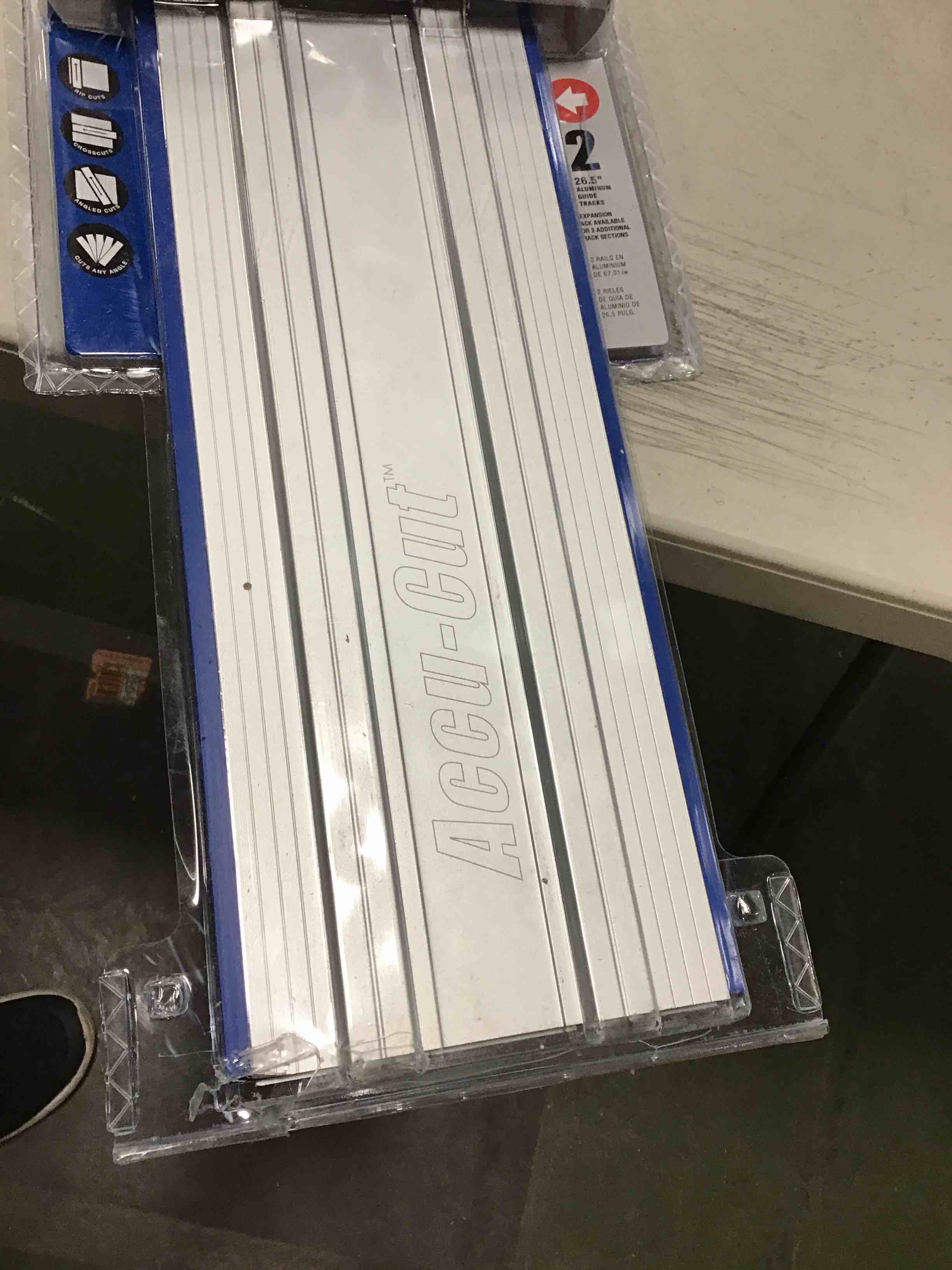https://s3.amazonaws.com/lotting-images-prod/bidfta/GRN5853320_1709383038572.jpeg