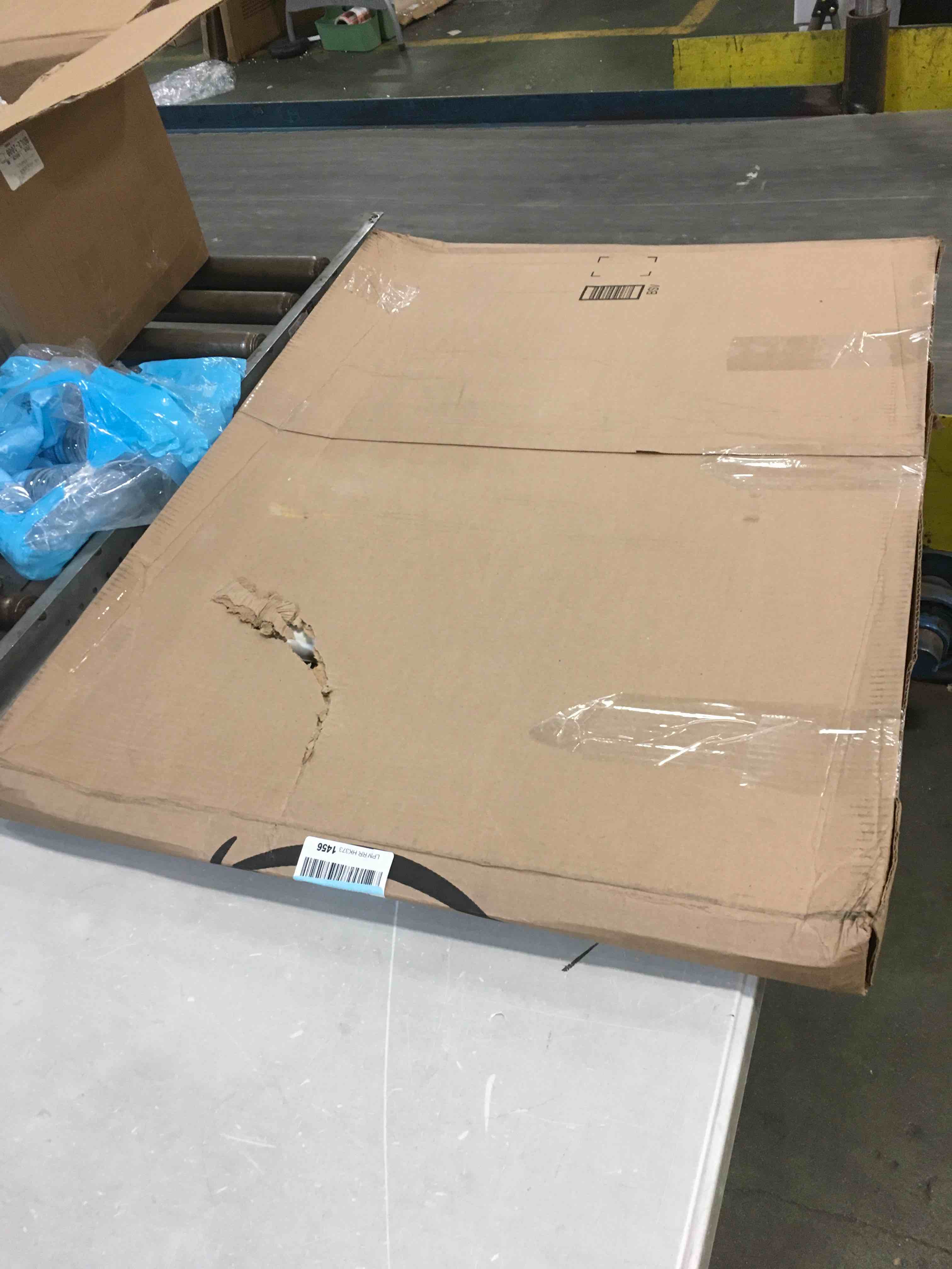 https://s3.amazonaws.com/lotting-images-prod/bidfta/GRN5853461_1704979417672.jpeg
