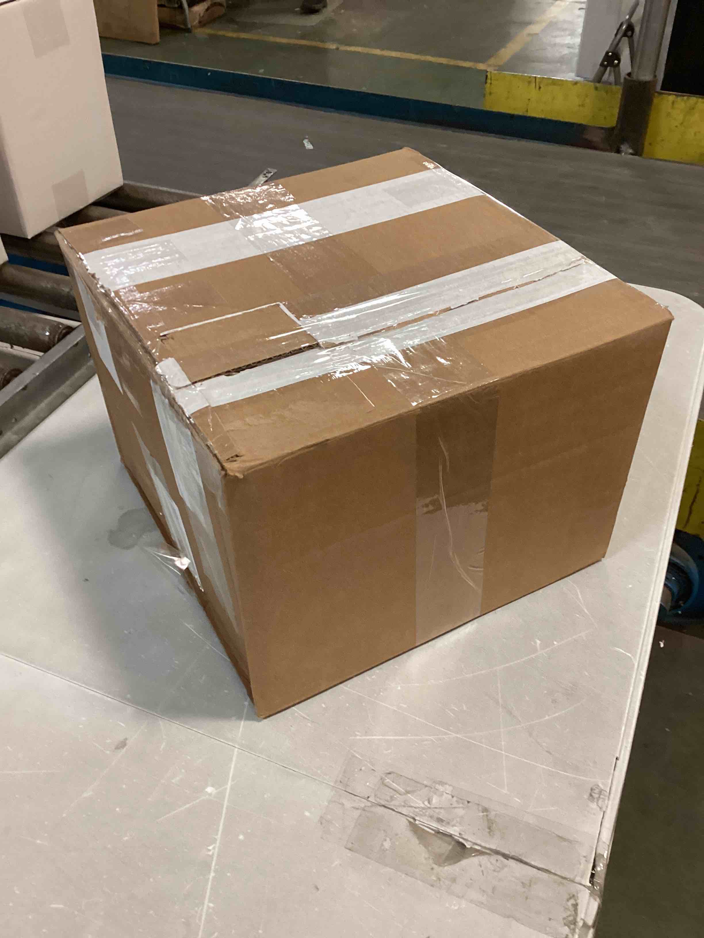 https://s3.amazonaws.com/lotting-images-prod/bidfta/GRN5853944_1705501920770.jpeg