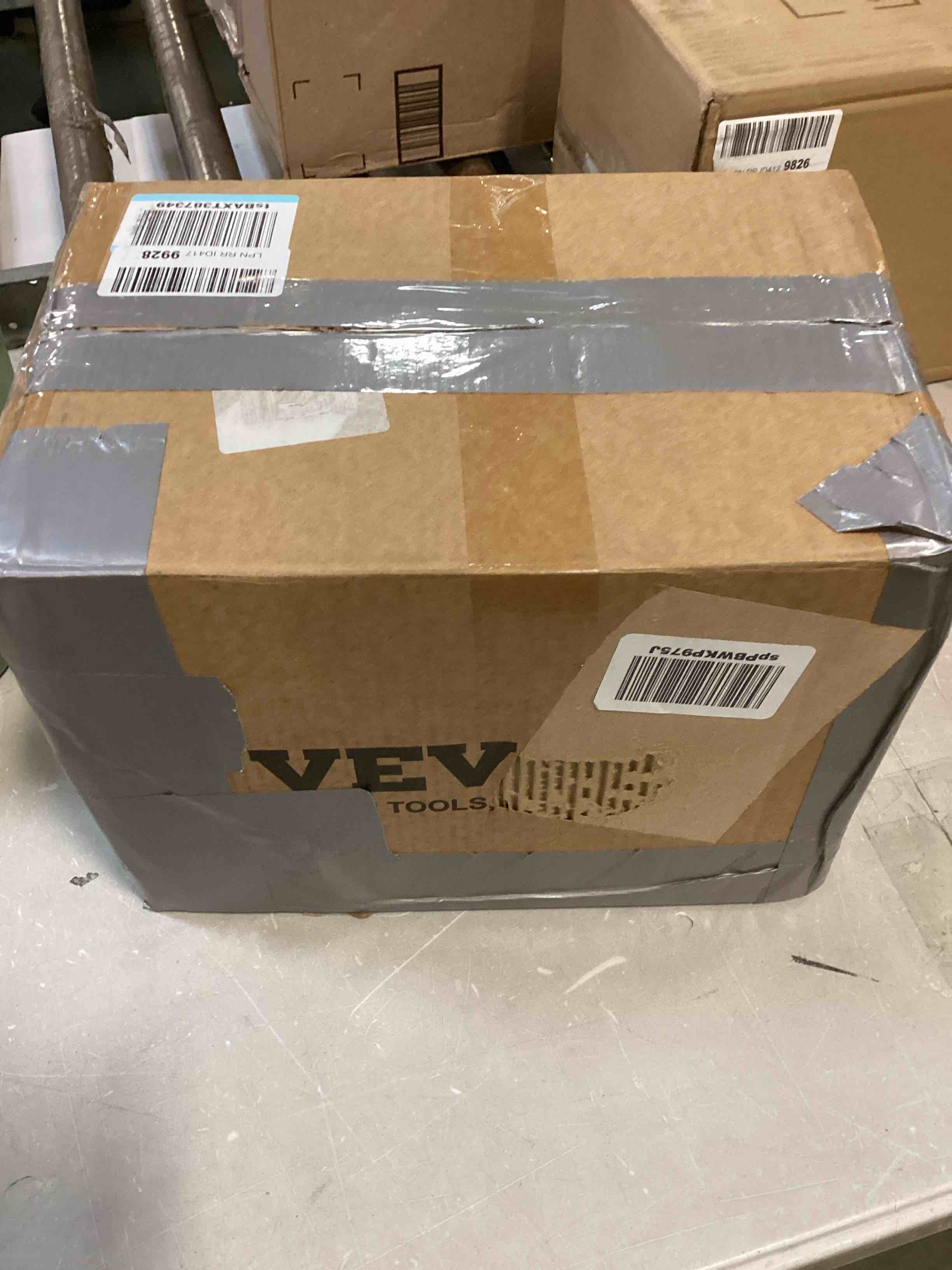 https://s3.amazonaws.com/lotting-images-prod/bidfta/GRN5854013_1705516486370.jpeg