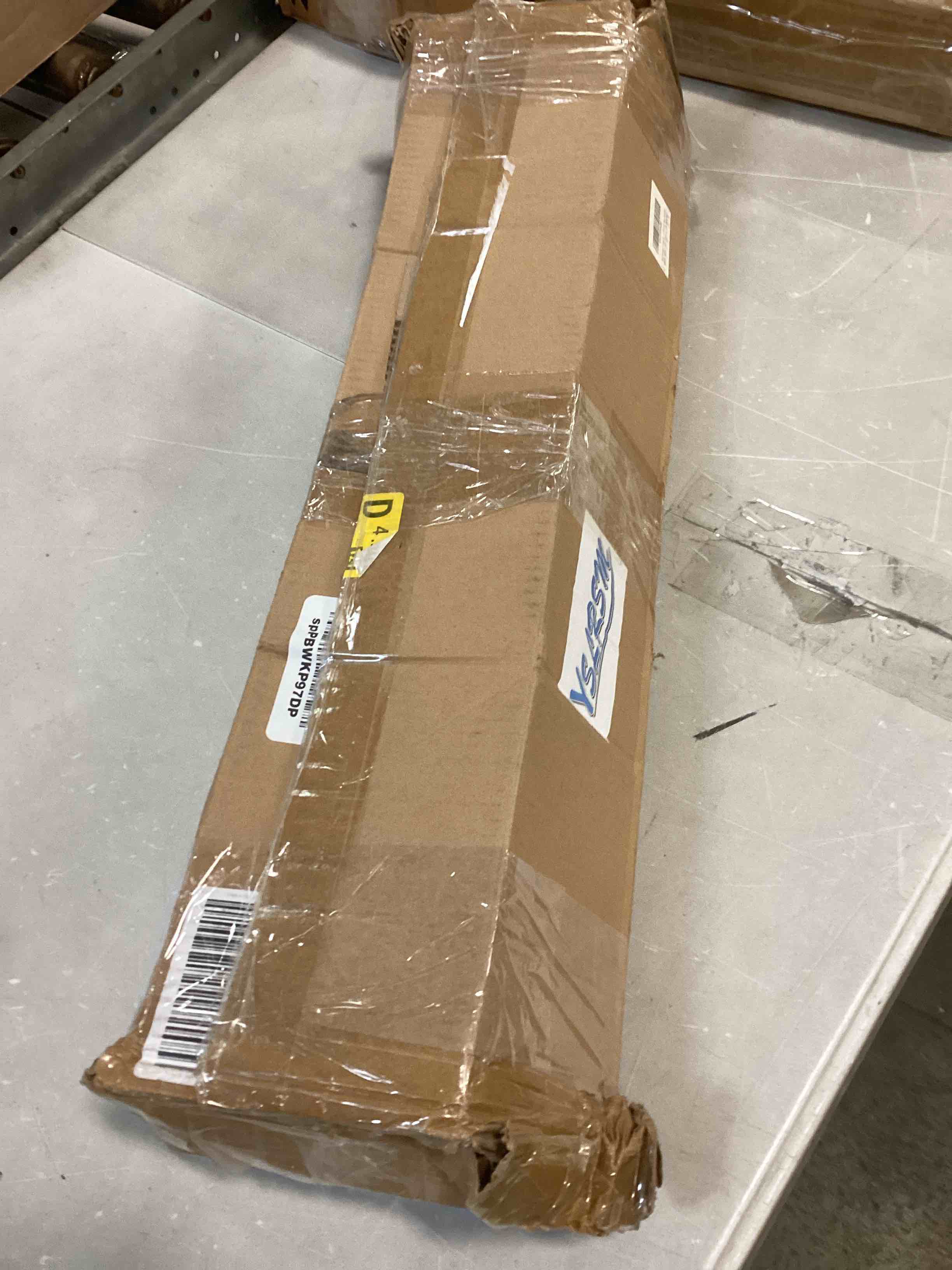 https://s3.amazonaws.com/lotting-images-prod/bidfta/GRN5854015_1705516744584.jpeg