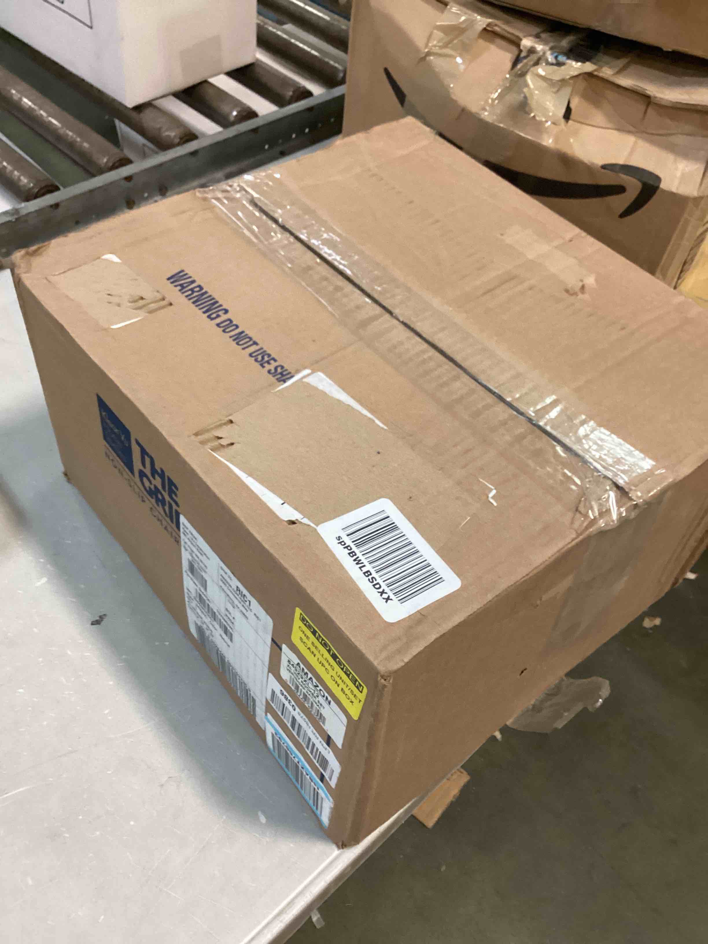 https://s3.amazonaws.com/lotting-images-prod/bidfta/GRN5854256_1705609477631.jpeg