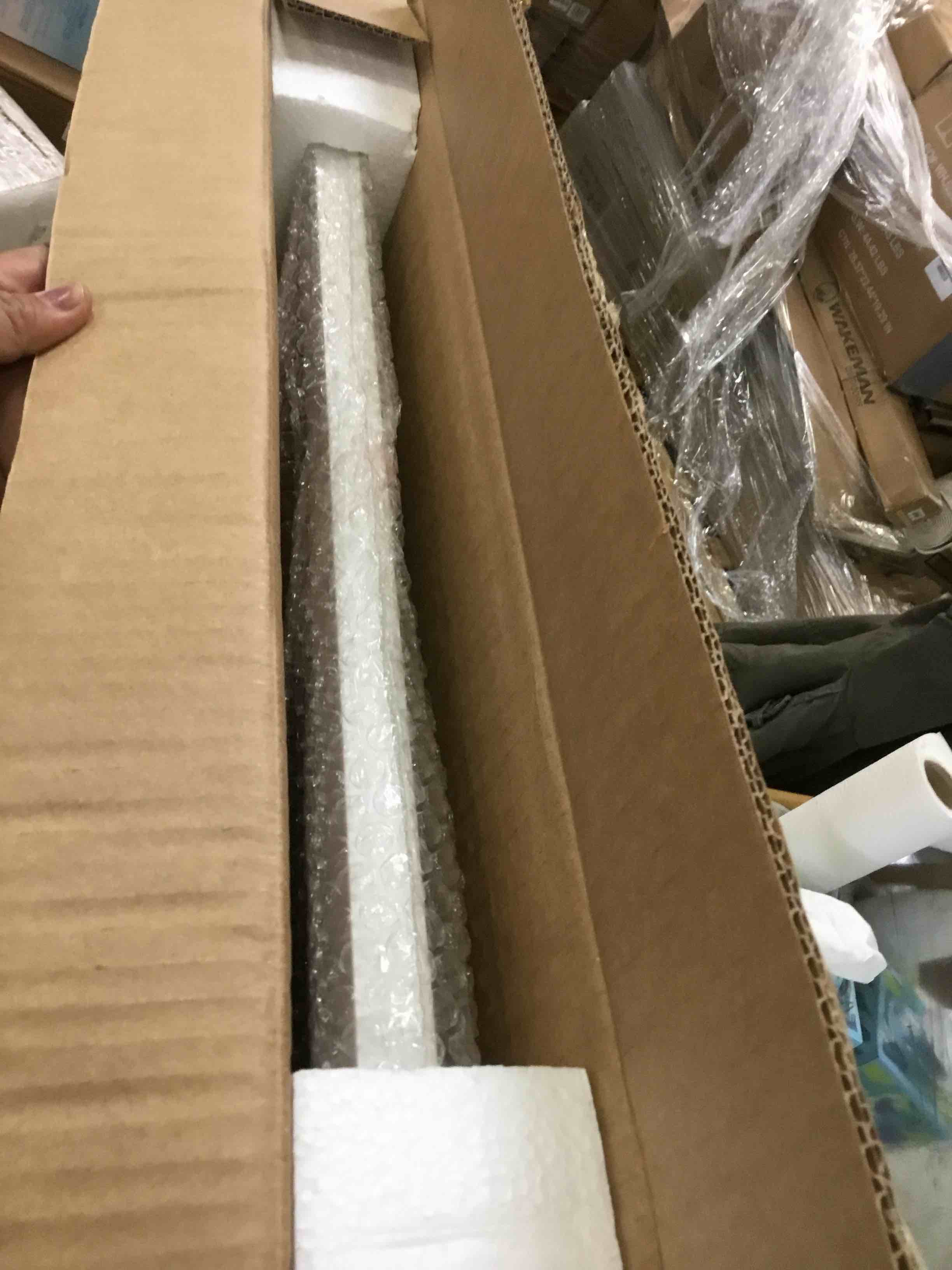 https://s3.amazonaws.com/lotting-images-prod/bidfta/GRN5855125_1704388473380.jpeg