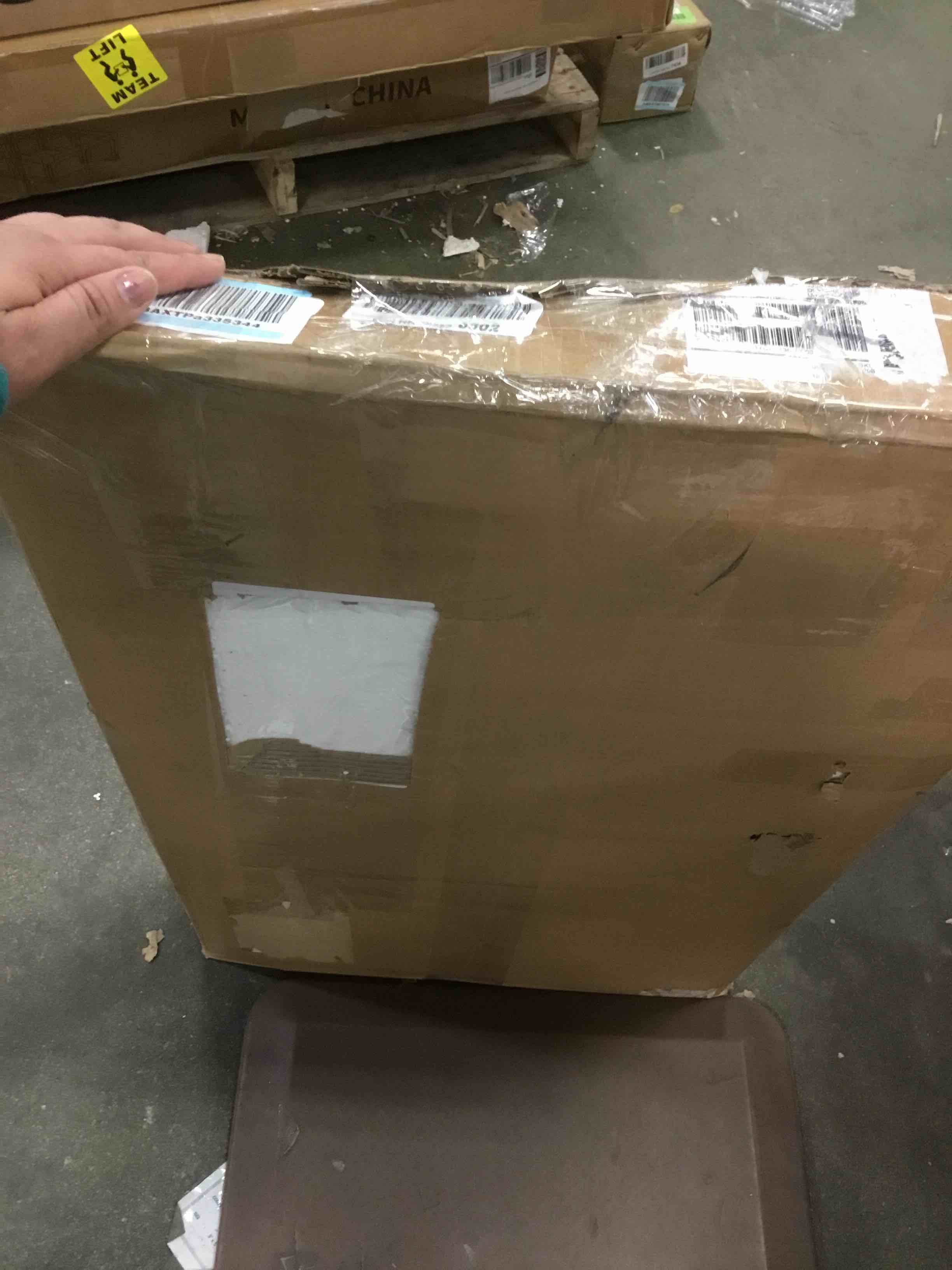 https://s3.amazonaws.com/lotting-images-prod/bidfta/GRN5855554_1704830074802.jpeg
