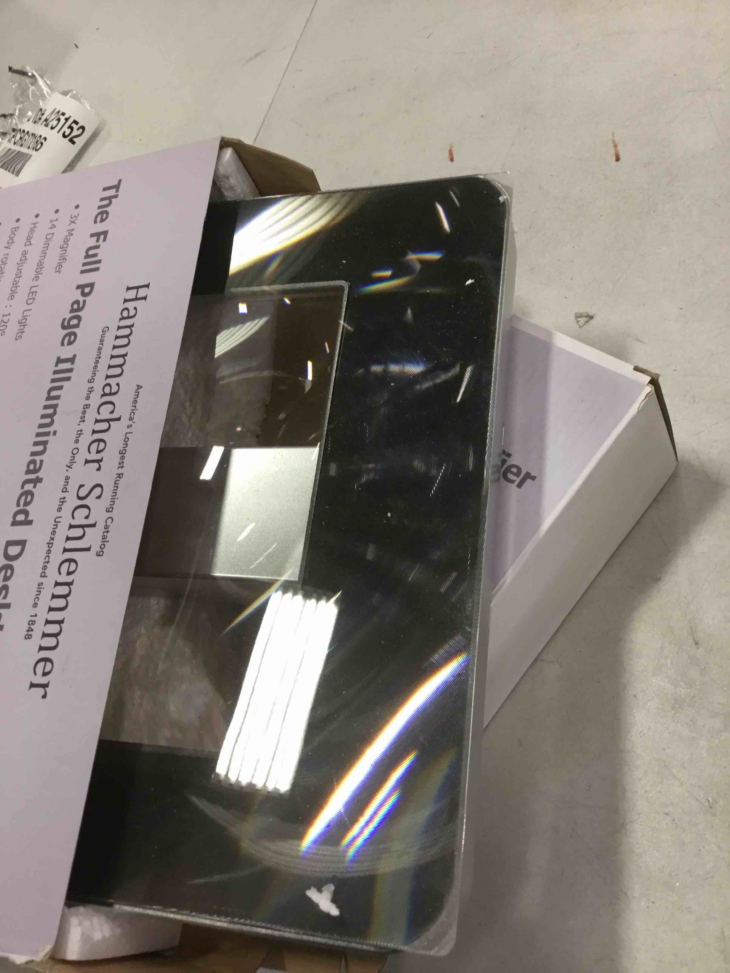 The Full Page Illuminated Desktop Magnifier